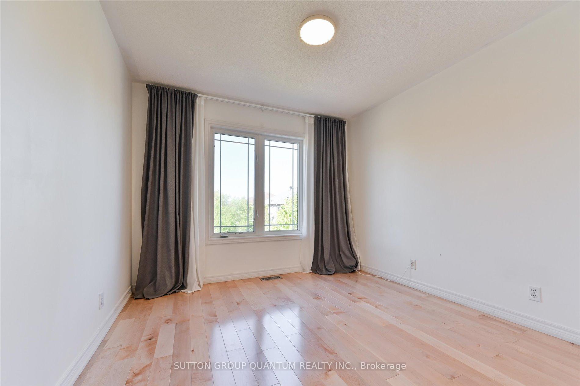 Photo 25 of 59 Marshview Avenue, Aurora, Bayview Northeast — HOMEH