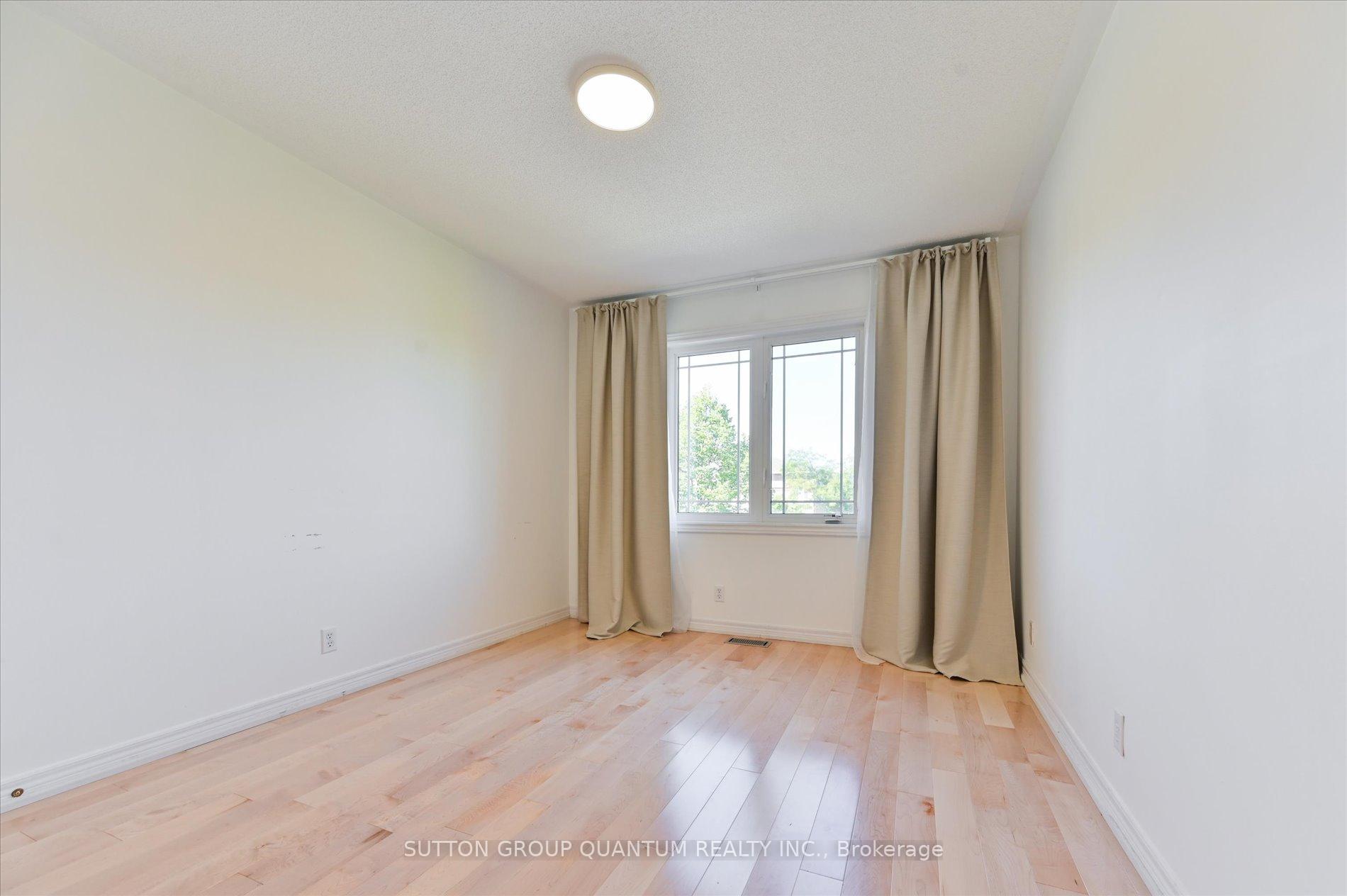 Photo 26 of 59 Marshview Avenue, Aurora, Bayview Northeast — HOMEH