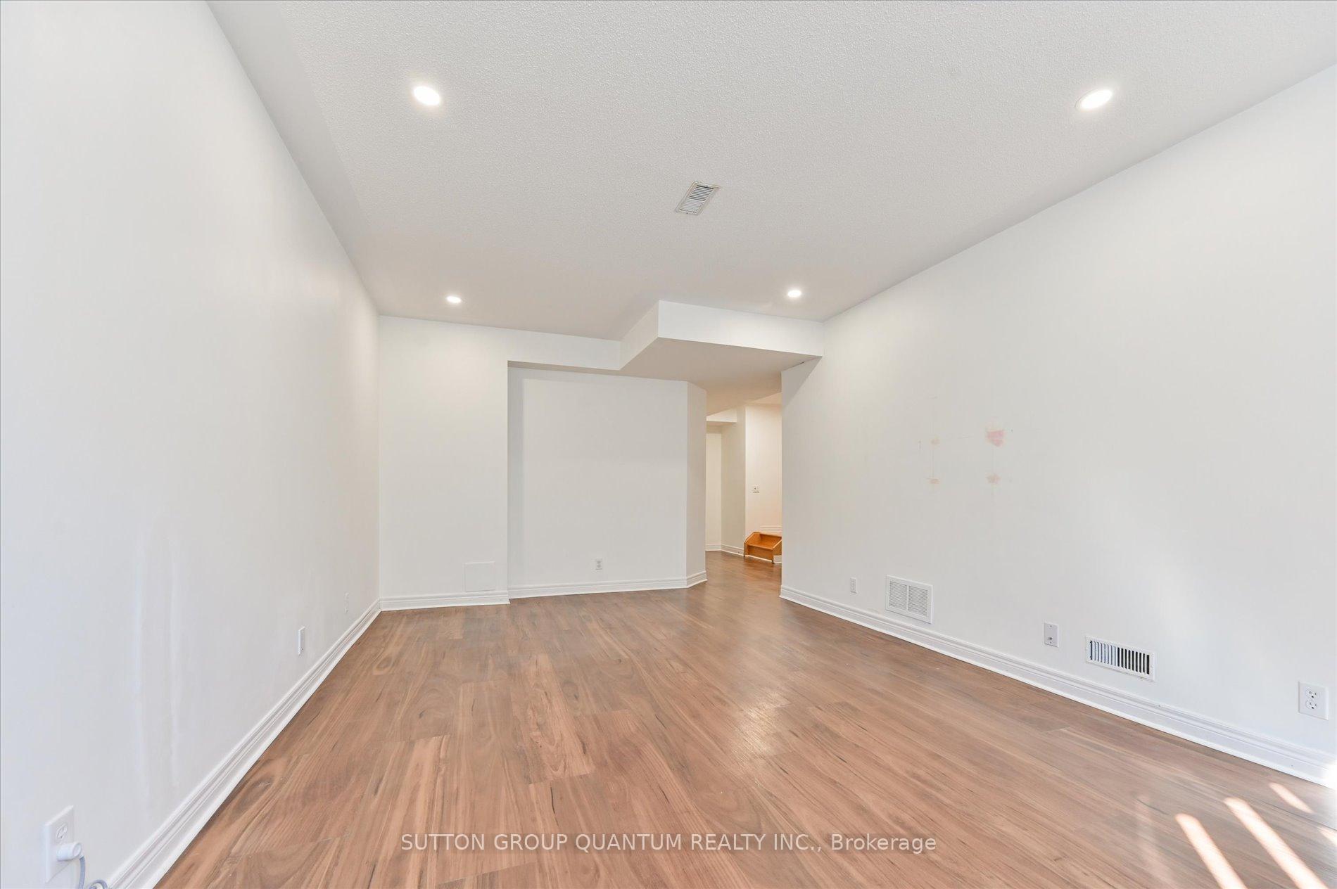 Photo 30 of 59 Marshview Avenue, Aurora, Bayview Northeast — HOMEH
