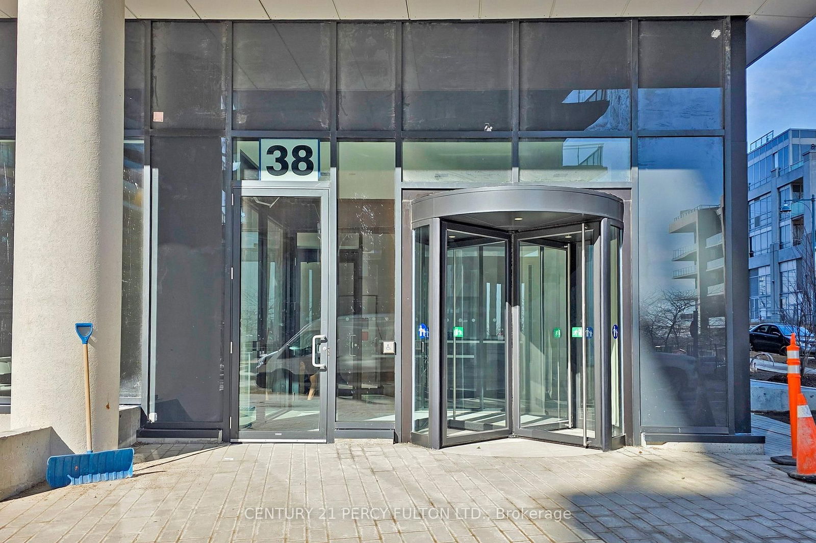 Photo 2 of Unit 1907, 38 Annie Craig Dr W, Etobicoke, Mimico — HOMEH