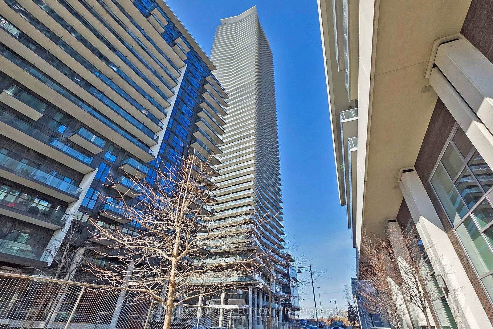 Photo 4 of Unit 1907, 38 Annie Craig Dr W, Etobicoke, Mimico — HOMEH