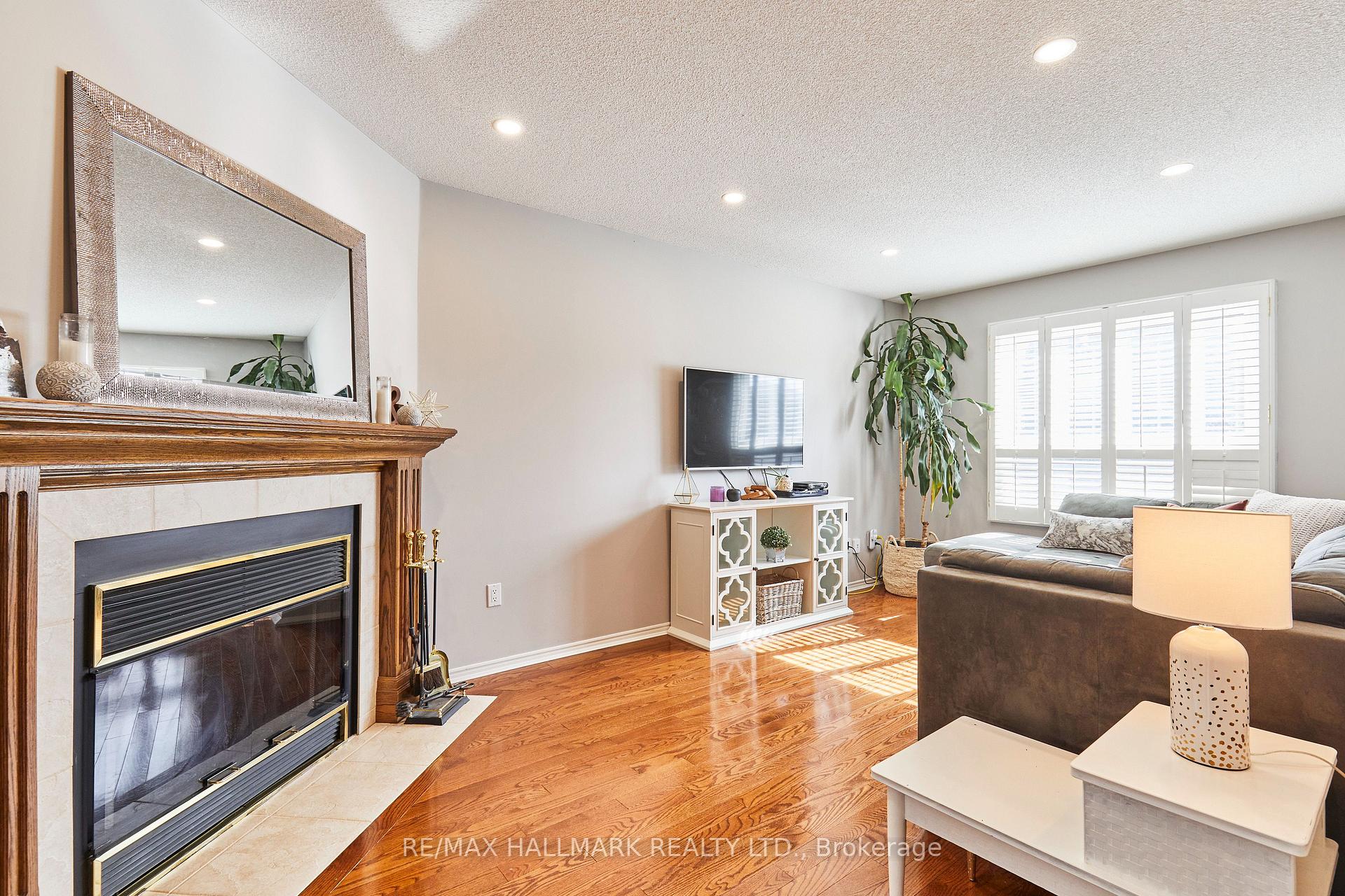 Photo 9 of 1302 Cornell Court, Pickering, Liverpool — HOMEH