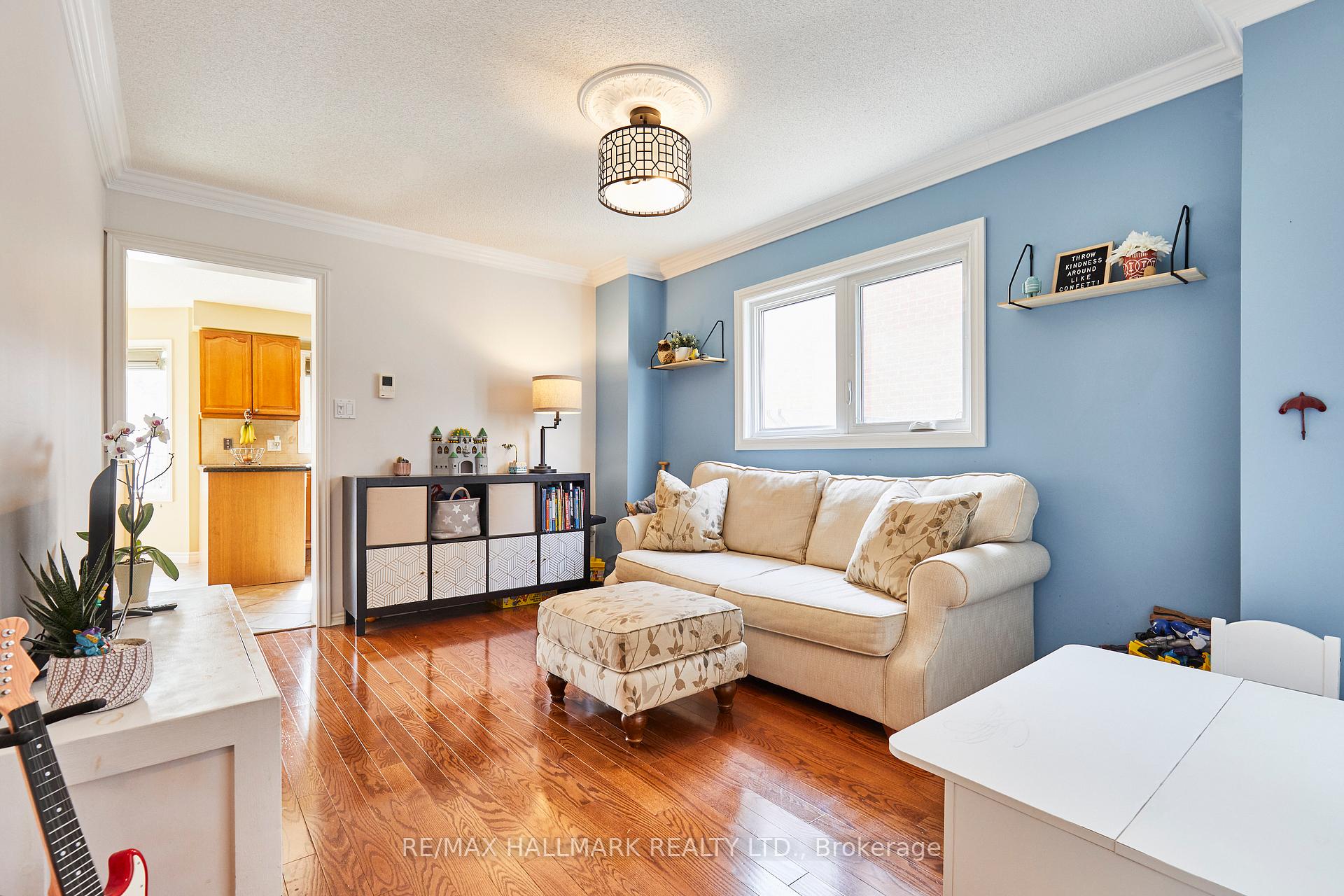 Photo 10 of 1302 Cornell Court, Pickering, Liverpool — HOMEH