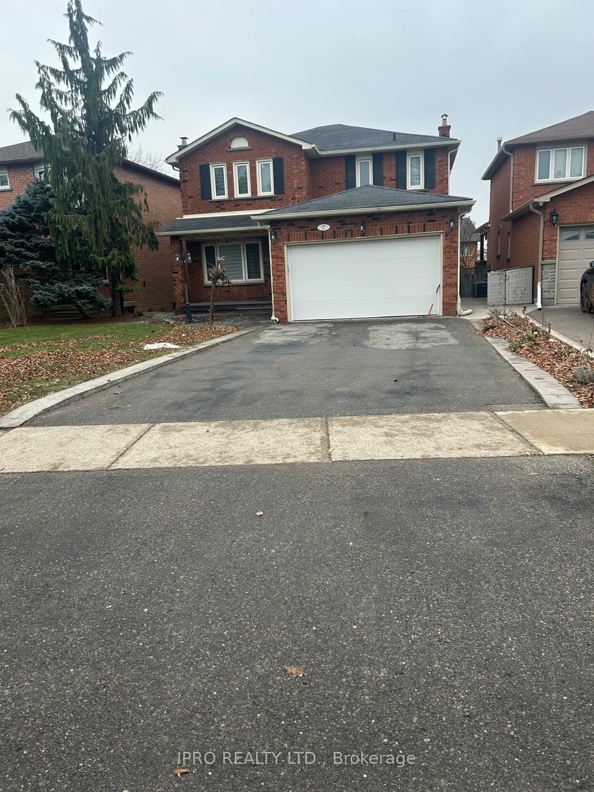 Photo 1 of 27 Silver Arrow Crescent, Vaughan, Maple — HOMEH