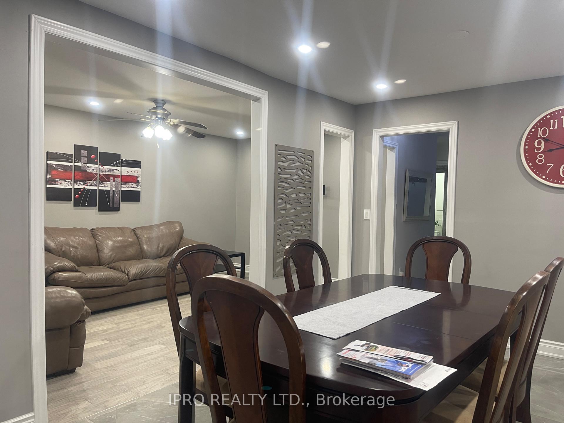 Photo 2 of 27 Silver Arrow Crescent, Vaughan, Maple — HOMEH