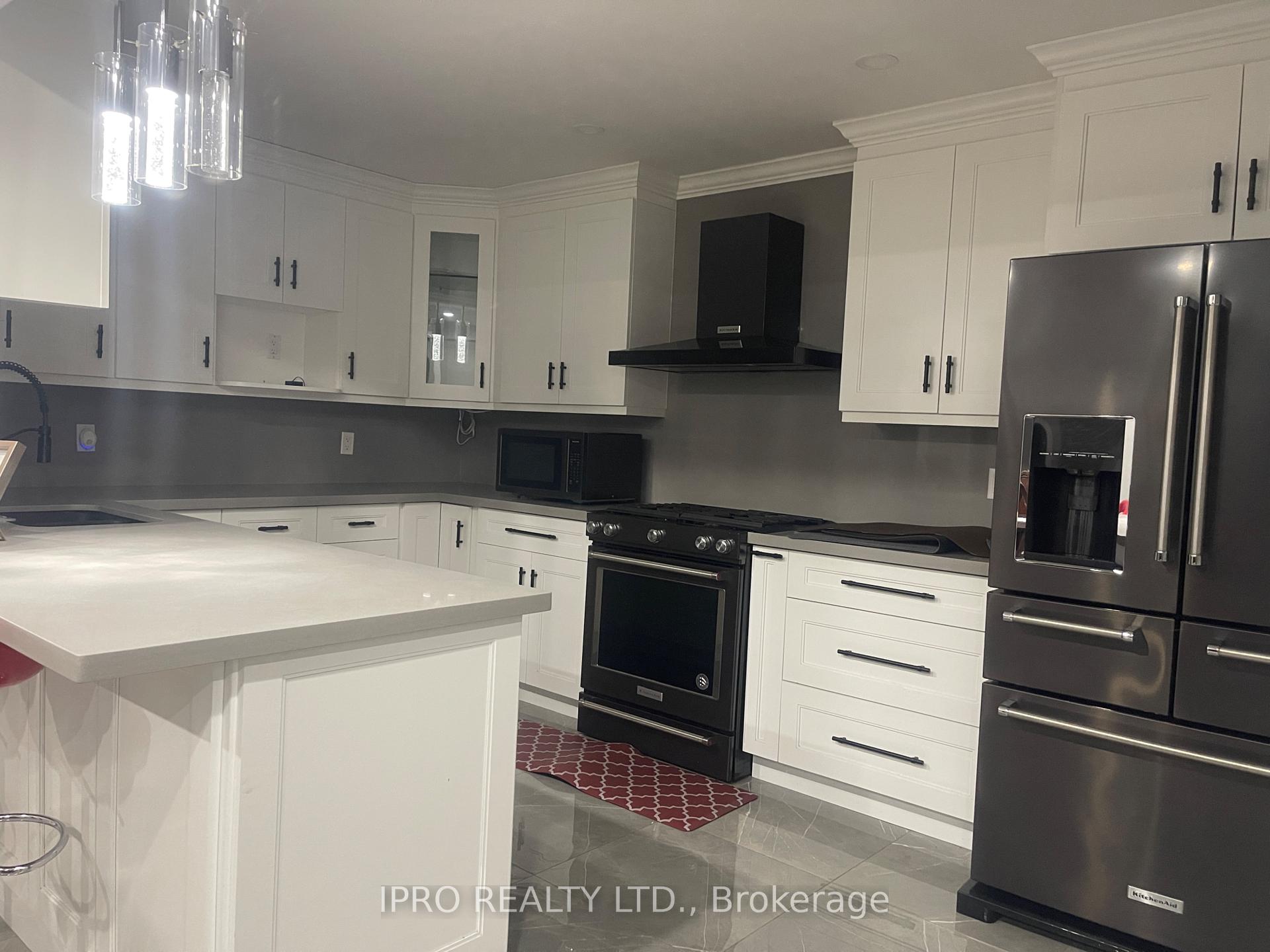 Photo 5 of 27 Silver Arrow Crescent, Vaughan, Maple — HOMEH