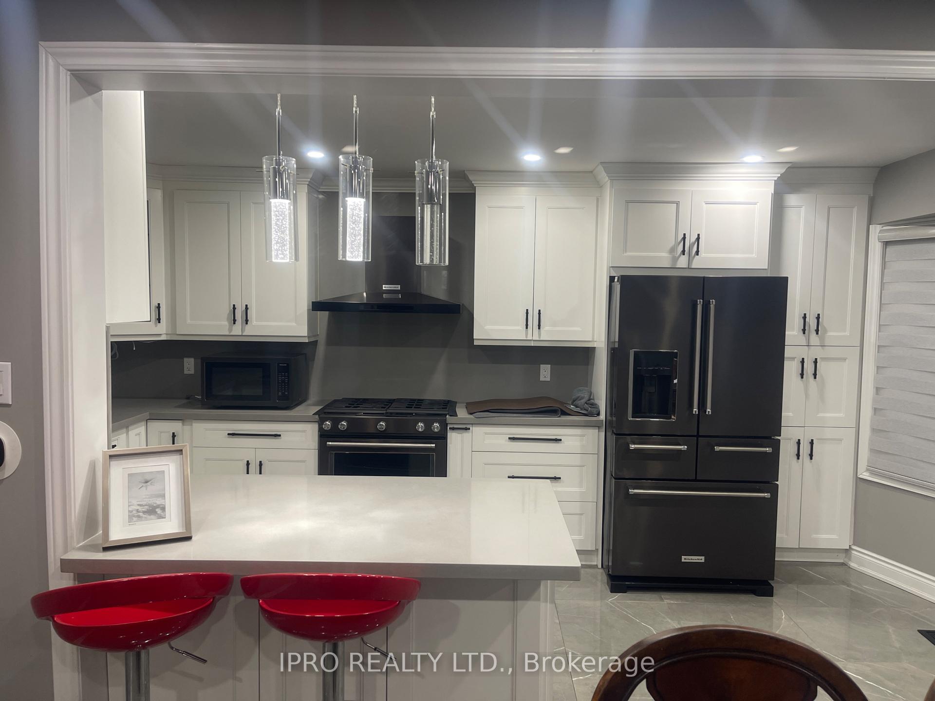 Photo 6 of 27 Silver Arrow Crescent, Vaughan, Maple — HOMEH
