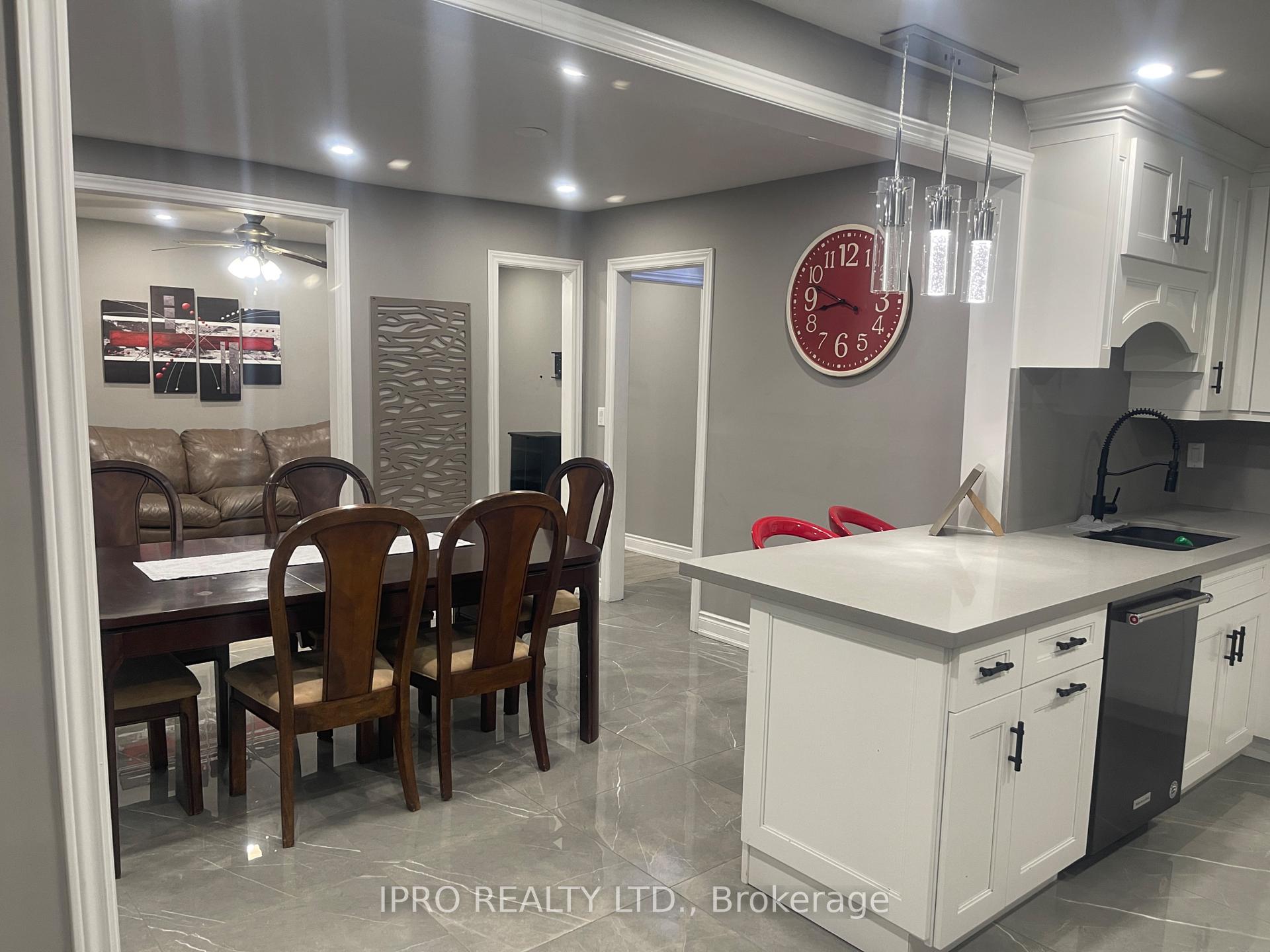 Photo 9 of 27 Silver Arrow Crescent, Vaughan, Maple — HOMEH