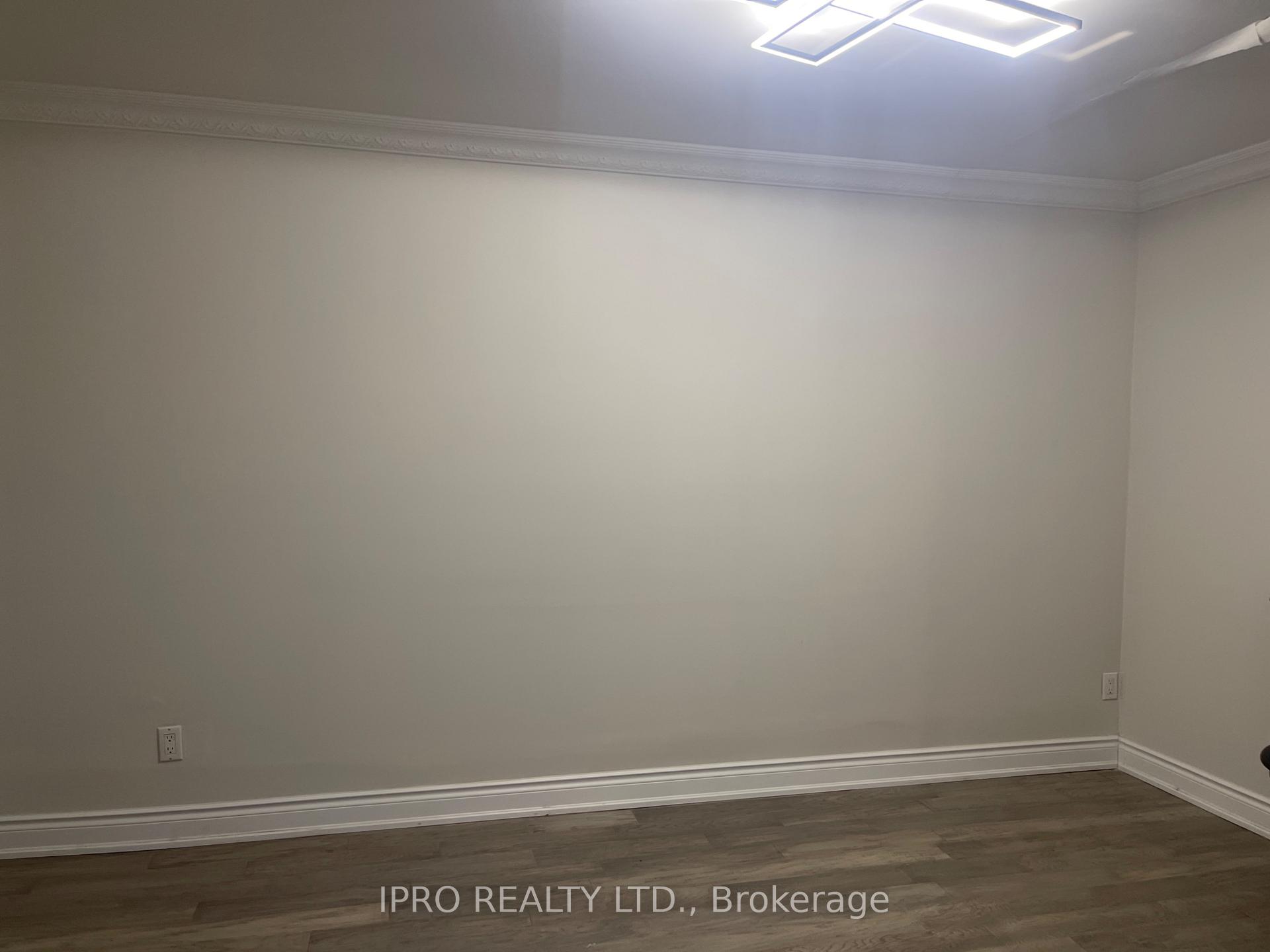 Photo 10 of 27 Silver Arrow Crescent, Vaughan, Maple — HOMEH