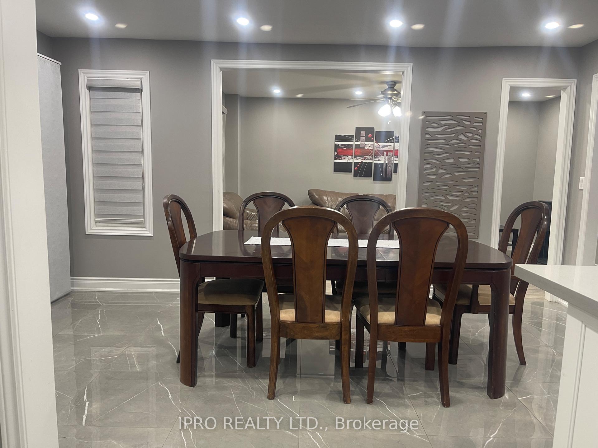 Photo 12 of 27 Silver Arrow Crescent, Vaughan, Maple — HOMEH