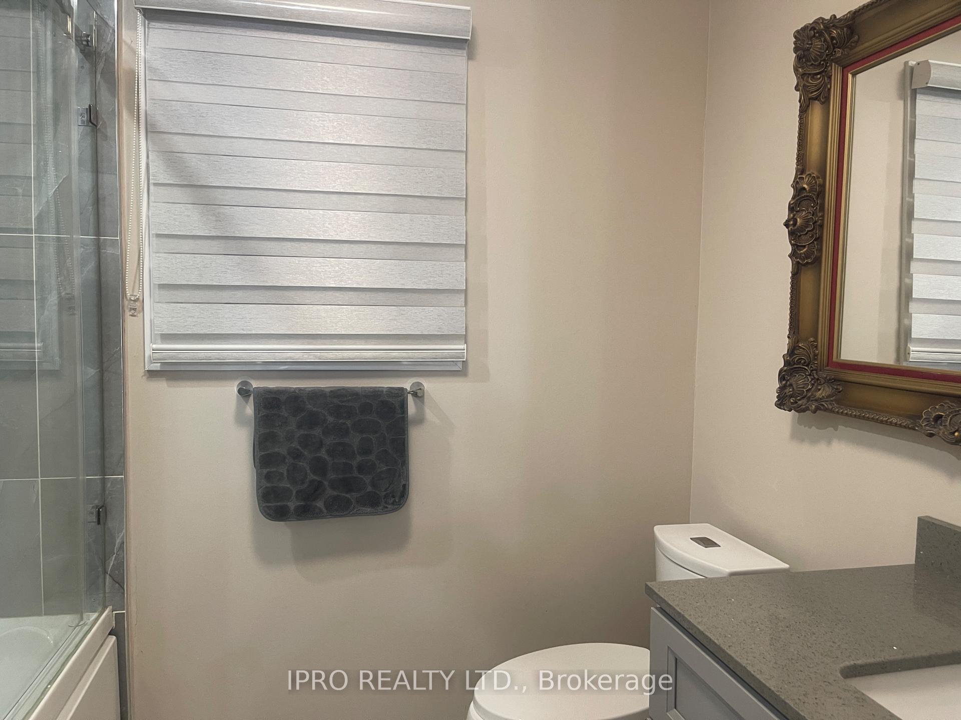 Photo 18 of 27 Silver Arrow Crescent, Vaughan, Maple — HOMEH