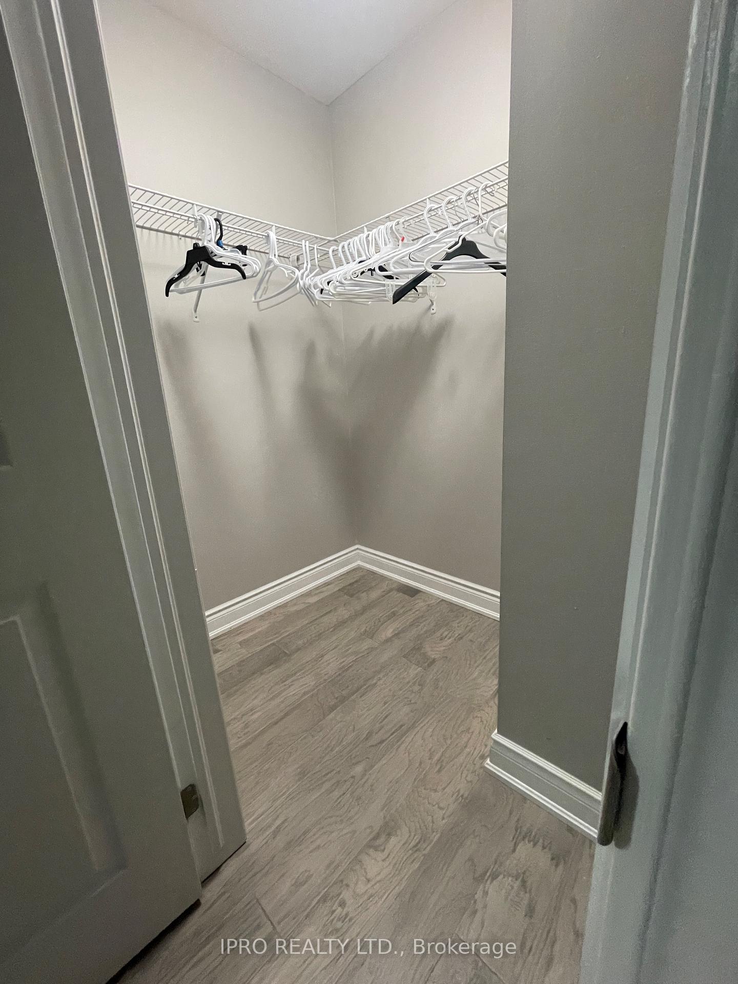 Photo 21 of 27 Silver Arrow Crescent, Vaughan, Maple — HOMEH