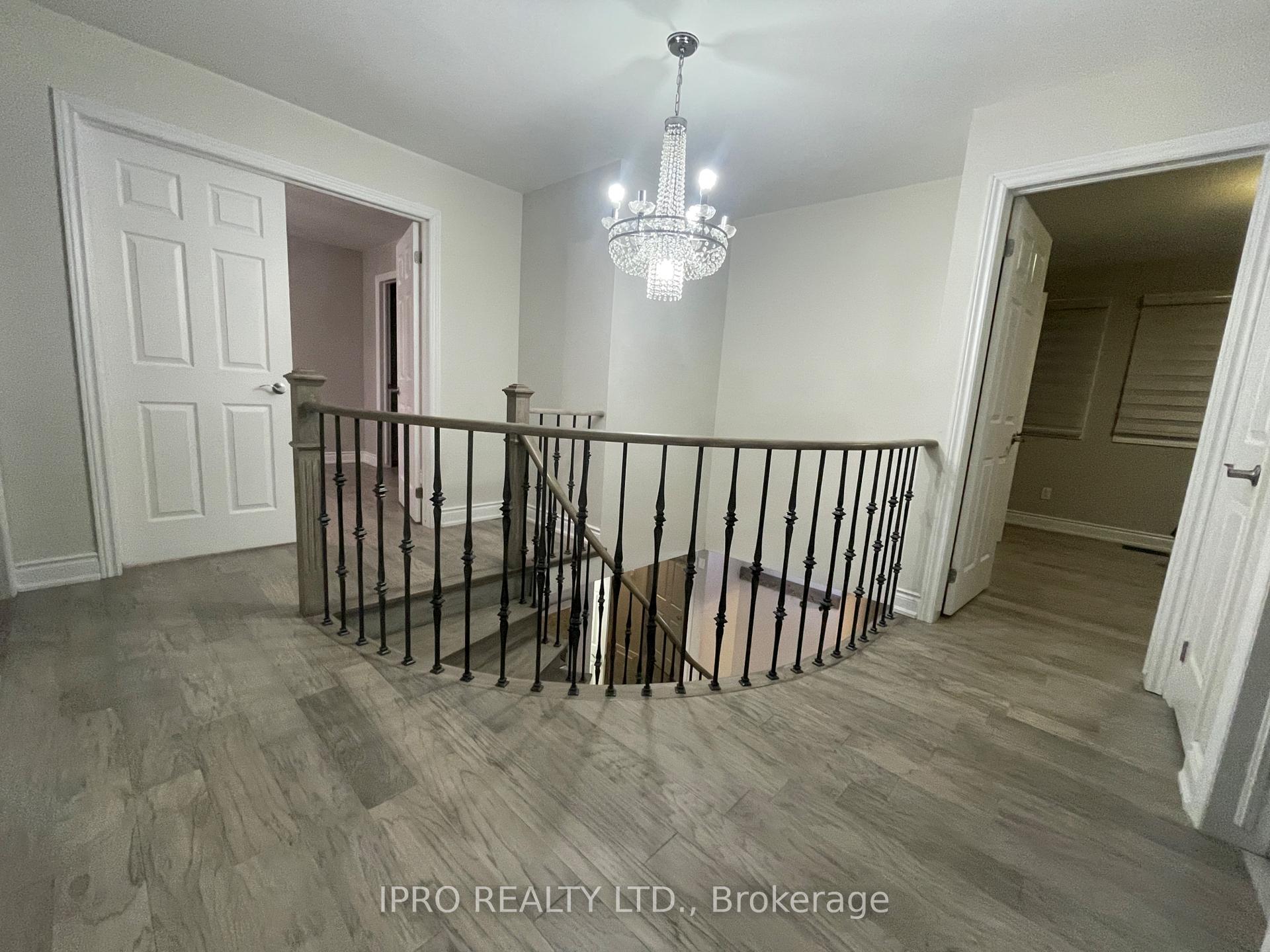Photo 24 of 27 Silver Arrow Crescent, Vaughan, Maple — HOMEH
