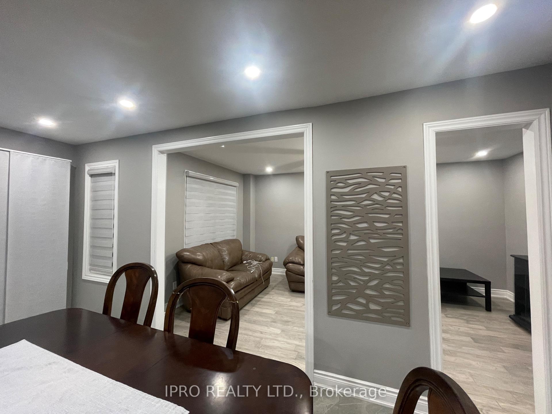 Photo 32 of 27 Silver Arrow Crescent, Vaughan, Maple — HOMEH