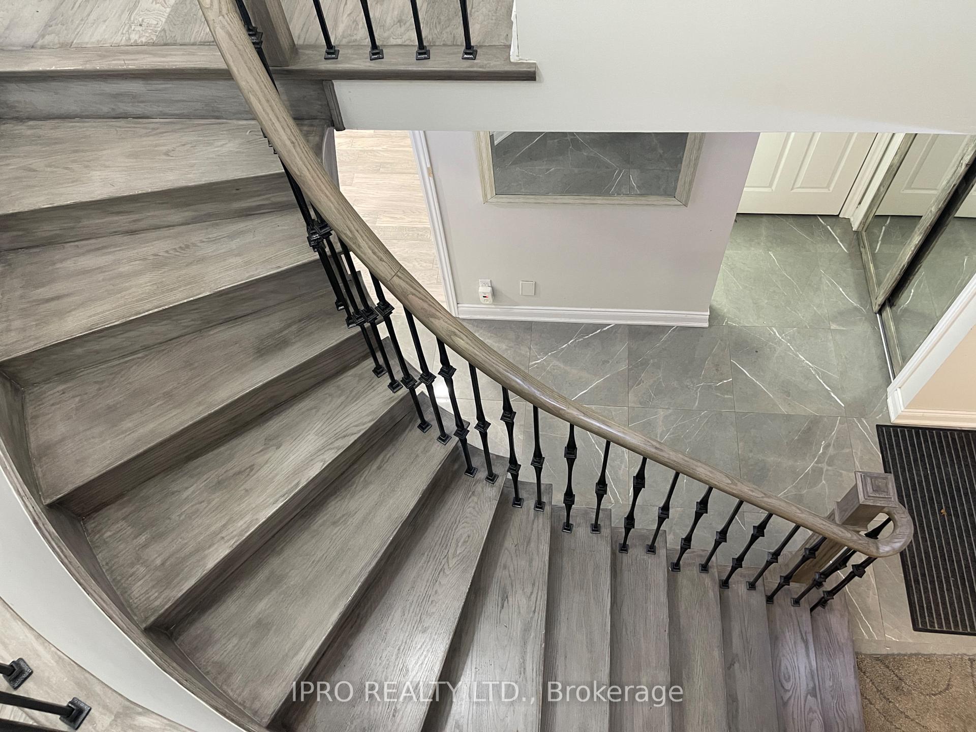 Photo 35 of 27 Silver Arrow Crescent, Vaughan, Maple — HOMEH