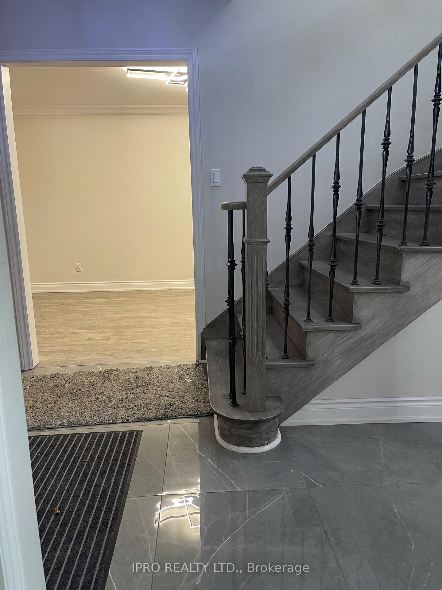 Photo 37 of 27 Silver Arrow Crescent, Vaughan, Maple — HOMEH