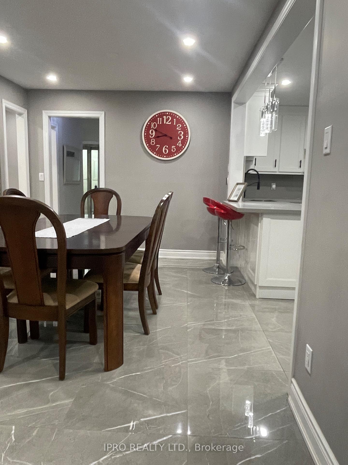 Photo 38 of 27 Silver Arrow Crescent, Vaughan, Maple — HOMEH