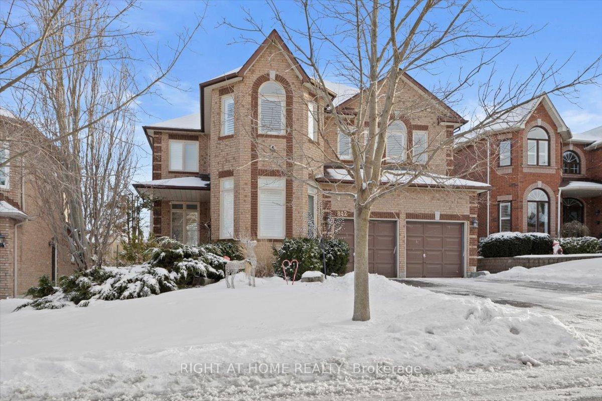 Front of 842 Primrose Court