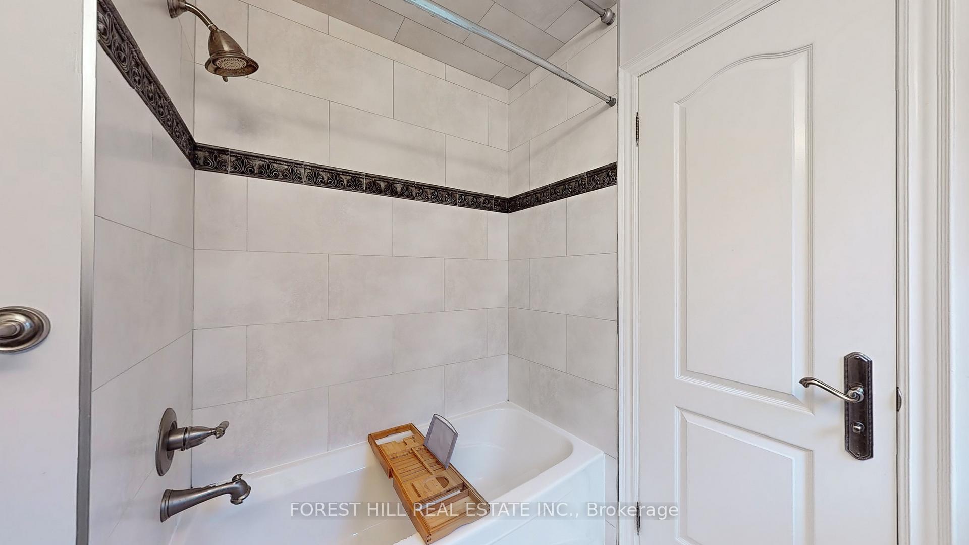 Photo 32 of 116 Arten Avenue, Richmond Hill, Mill Pond — HOMEH