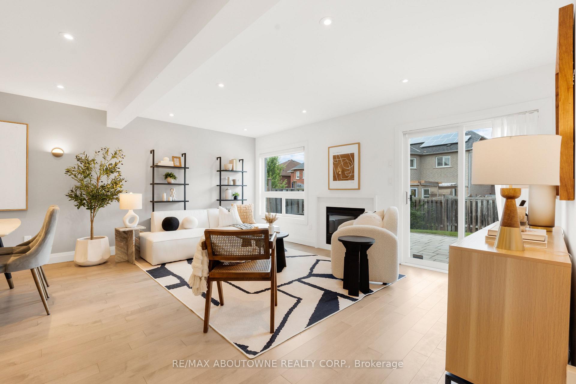 Photo 16 of 26 Starr Crescent, Aurora, Bayview Northeast — HOMEH