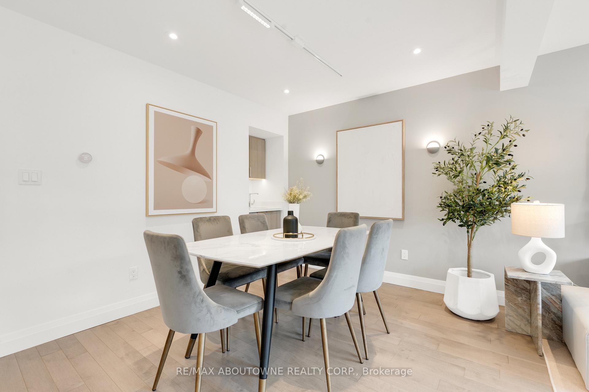 Photo 19 of 26 Starr Crescent, Aurora, Bayview Northeast — HOMEH