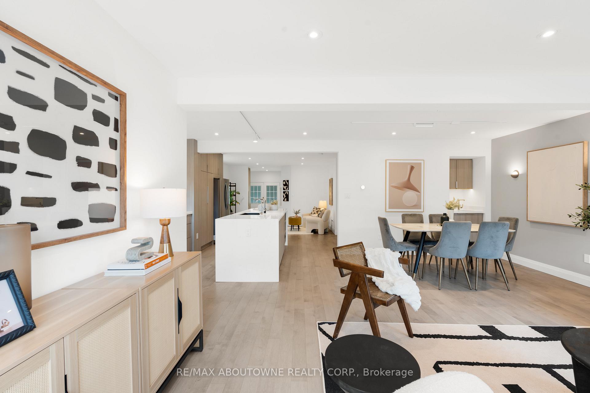 Photo 25 of 26 Starr Crescent, Aurora, Bayview Northeast — HOMEH