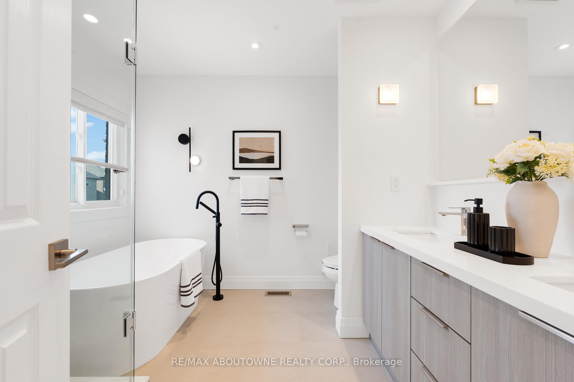 Photo 29 of 26 Starr Crescent, Aurora, Bayview Northeast — HOMEH