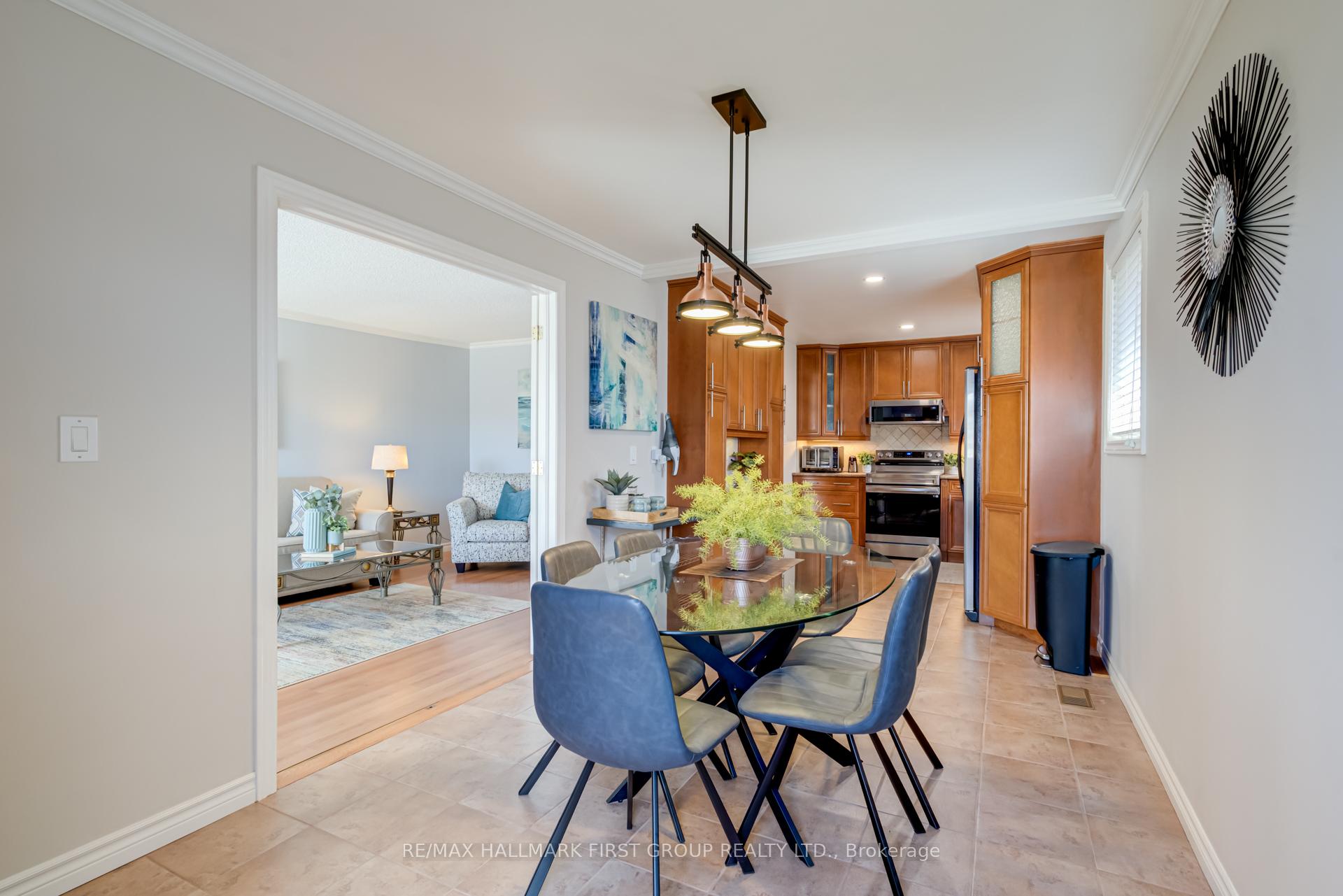 Photo 2 of 729 Cortez Avenue, Pickering, Bay Ridges — HOMEH