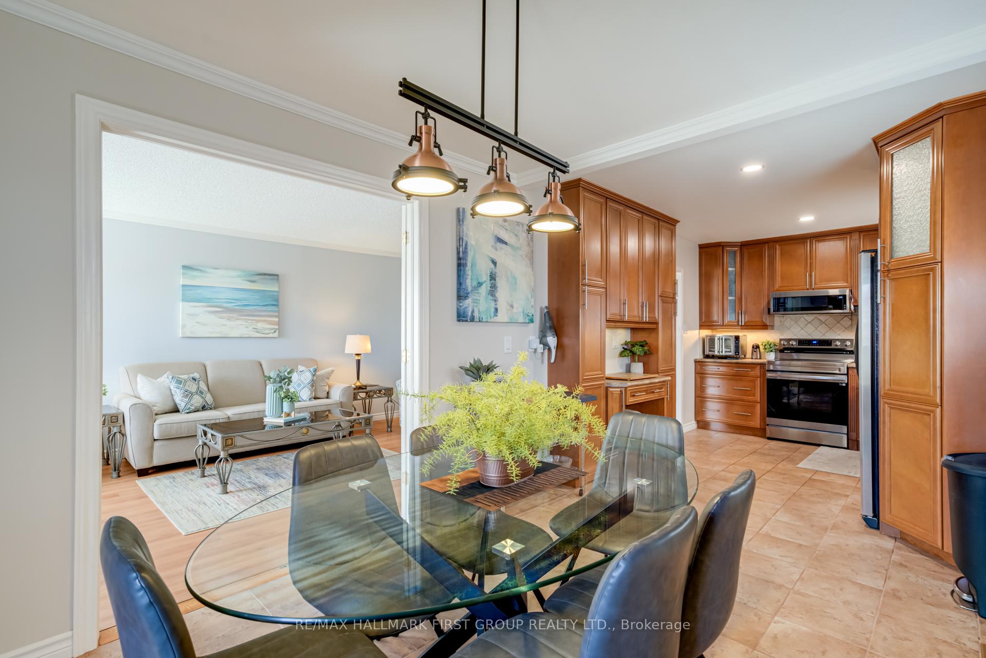 Photo 3 of 729 Cortez Avenue, Pickering, Bay Ridges — HOMEH