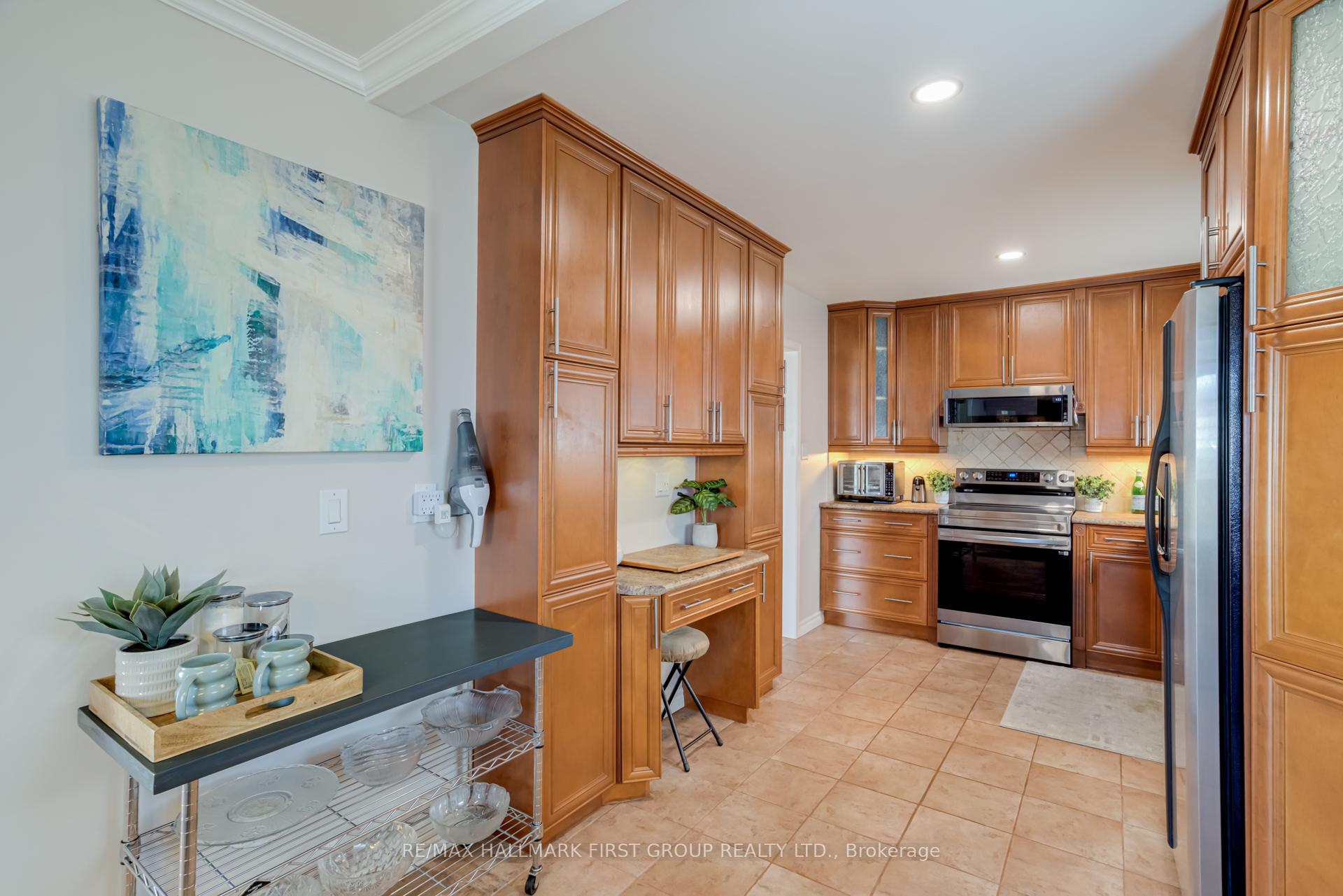 Photo 5 of 729 Cortez Avenue, Pickering, Bay Ridges — HOMEH