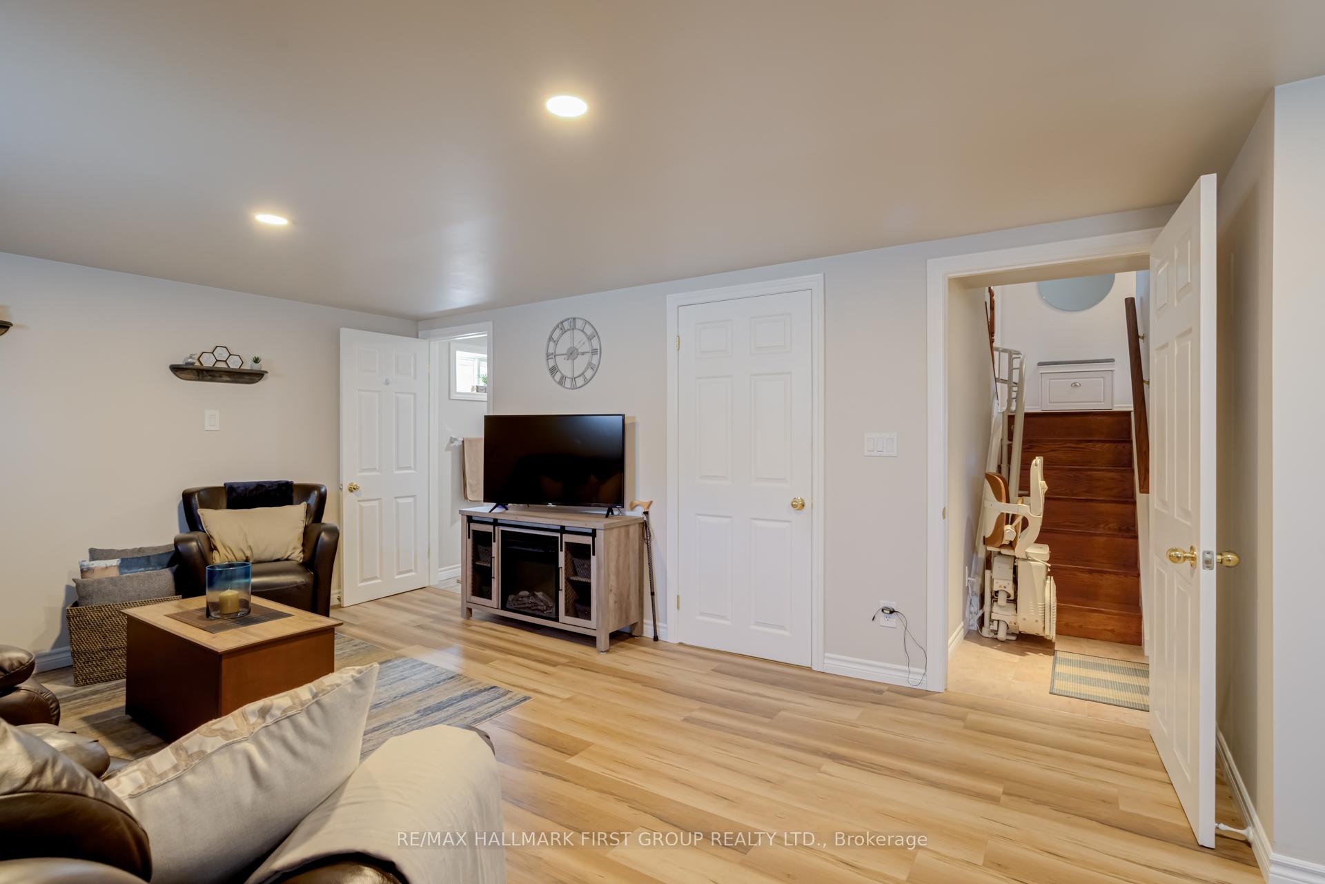 Photo 16 of 729 Cortez Avenue, Pickering, Bay Ridges — HOMEH