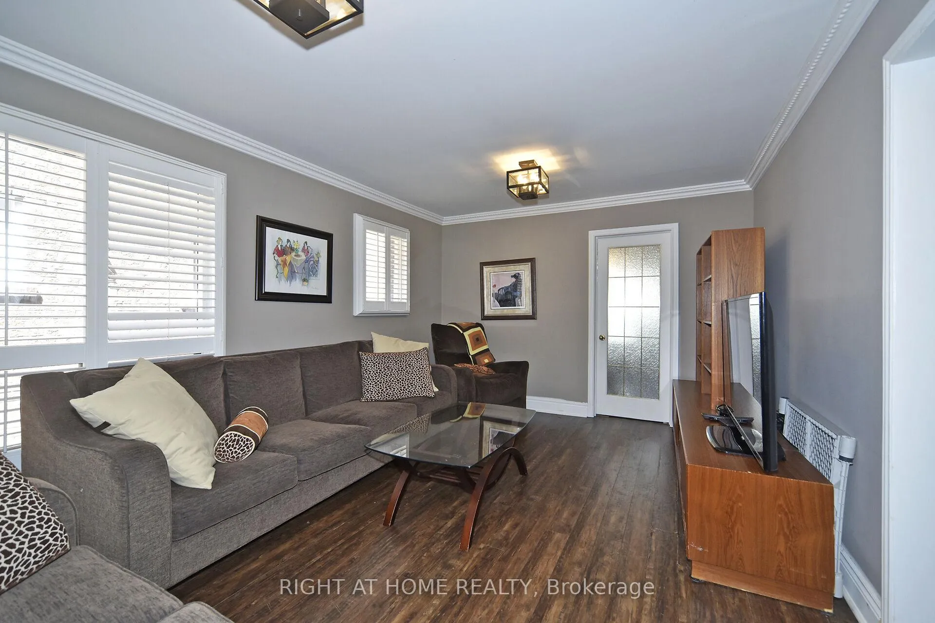 Photo 13 of 136 Oliver Lane, Vaughan, Maple — HOMEH