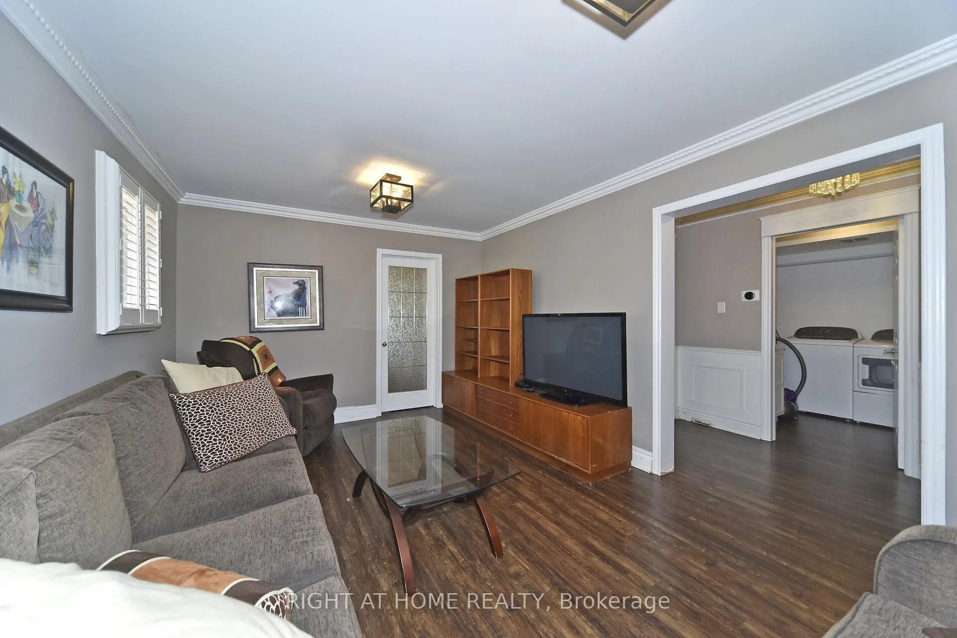 Photo 14 of 136 Oliver Lane, Vaughan, Maple — HOMEH