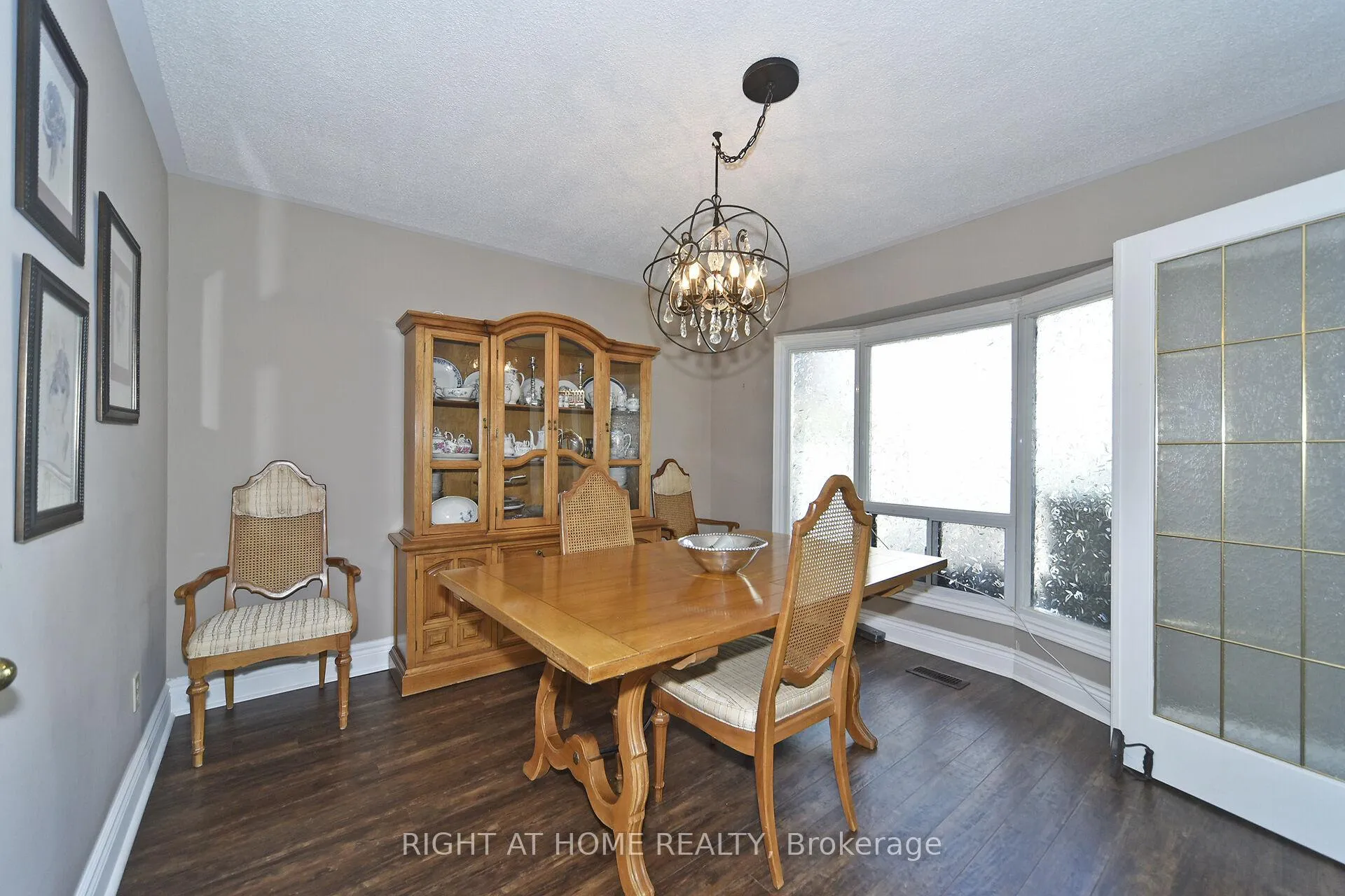 Photo 16 of 136 Oliver Lane, Vaughan, Maple — HOMEH