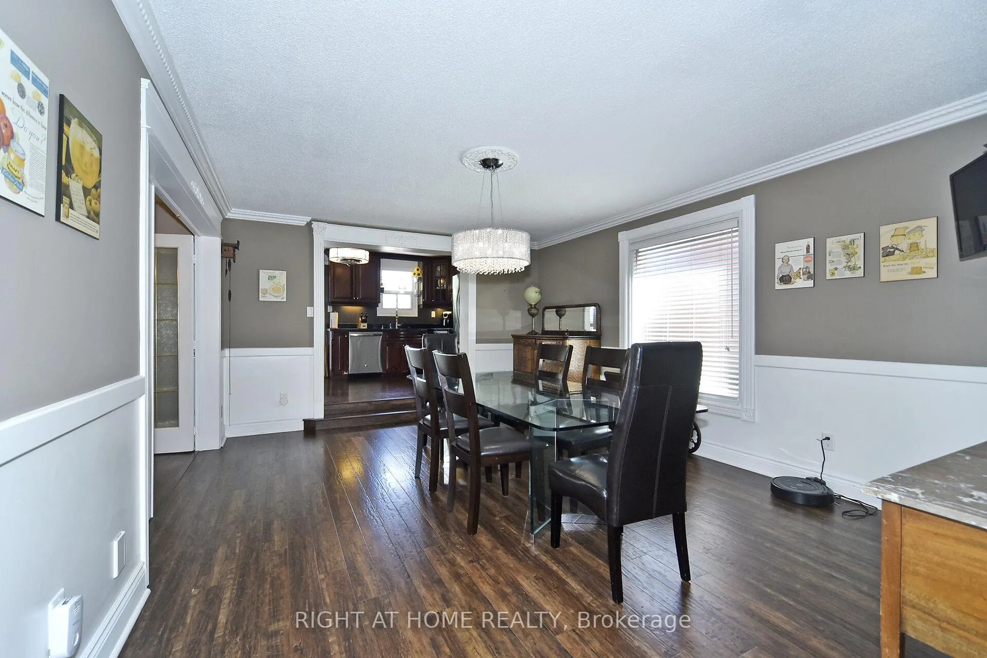 Photo 20 of 136 Oliver Lane, Vaughan, Maple — HOMEH