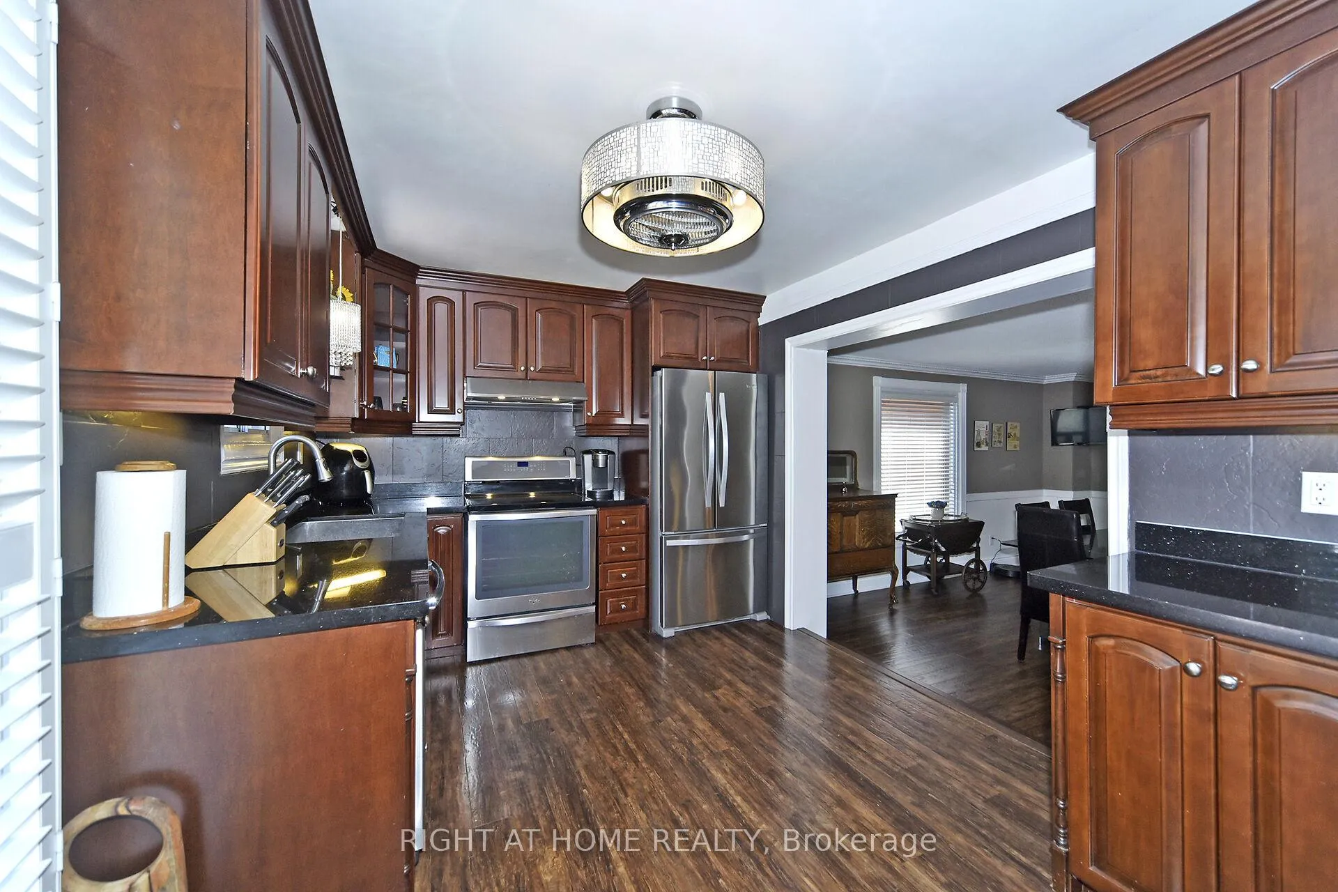 Photo 24 of 136 Oliver Lane, Vaughan, Maple — HOMEH