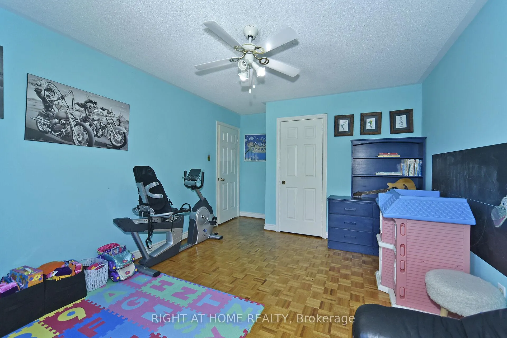 Photo 37 of 136 Oliver Lane, Vaughan, Maple — HOMEH