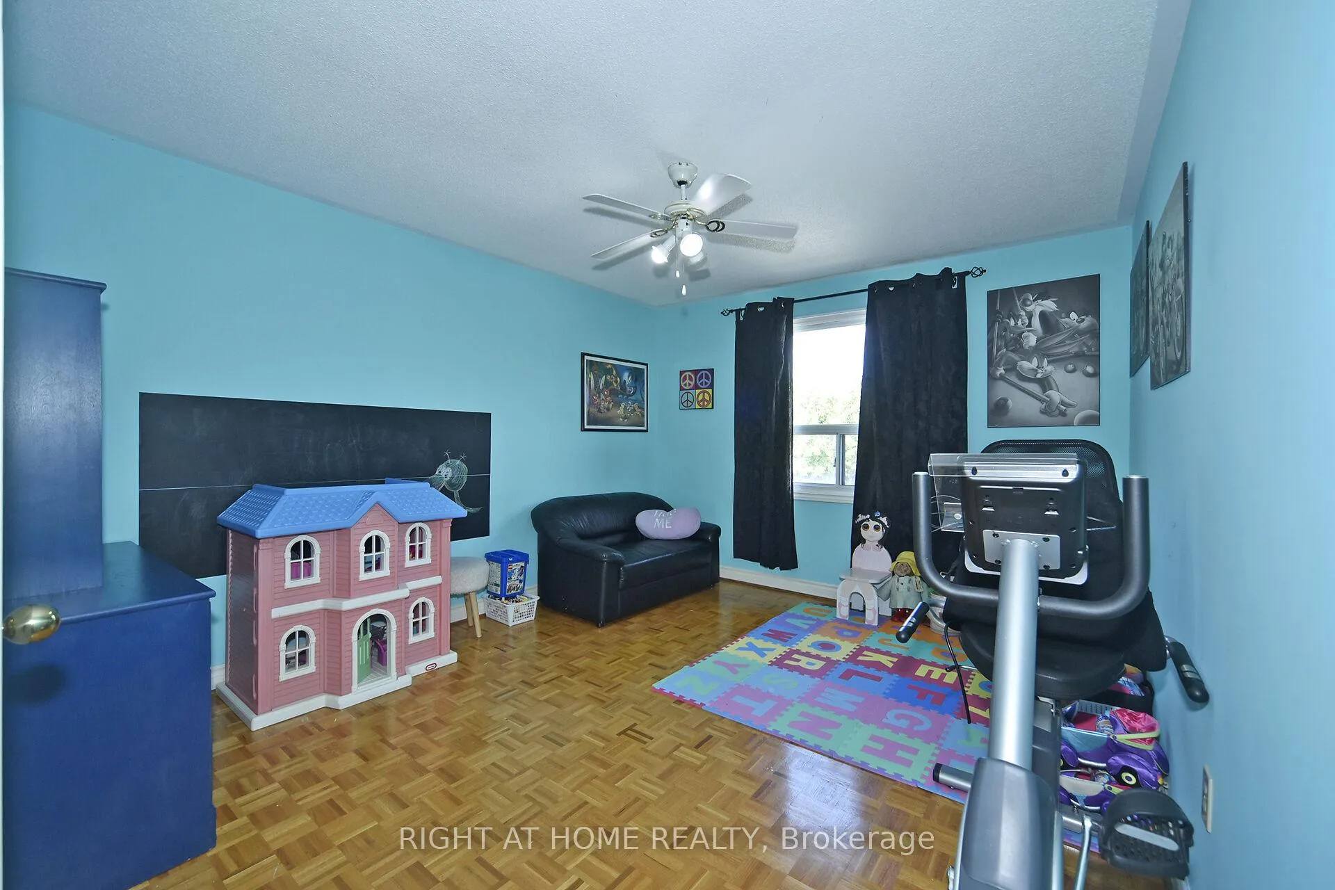 Photo 38 of 136 Oliver Lane, Vaughan, Maple — HOMEH