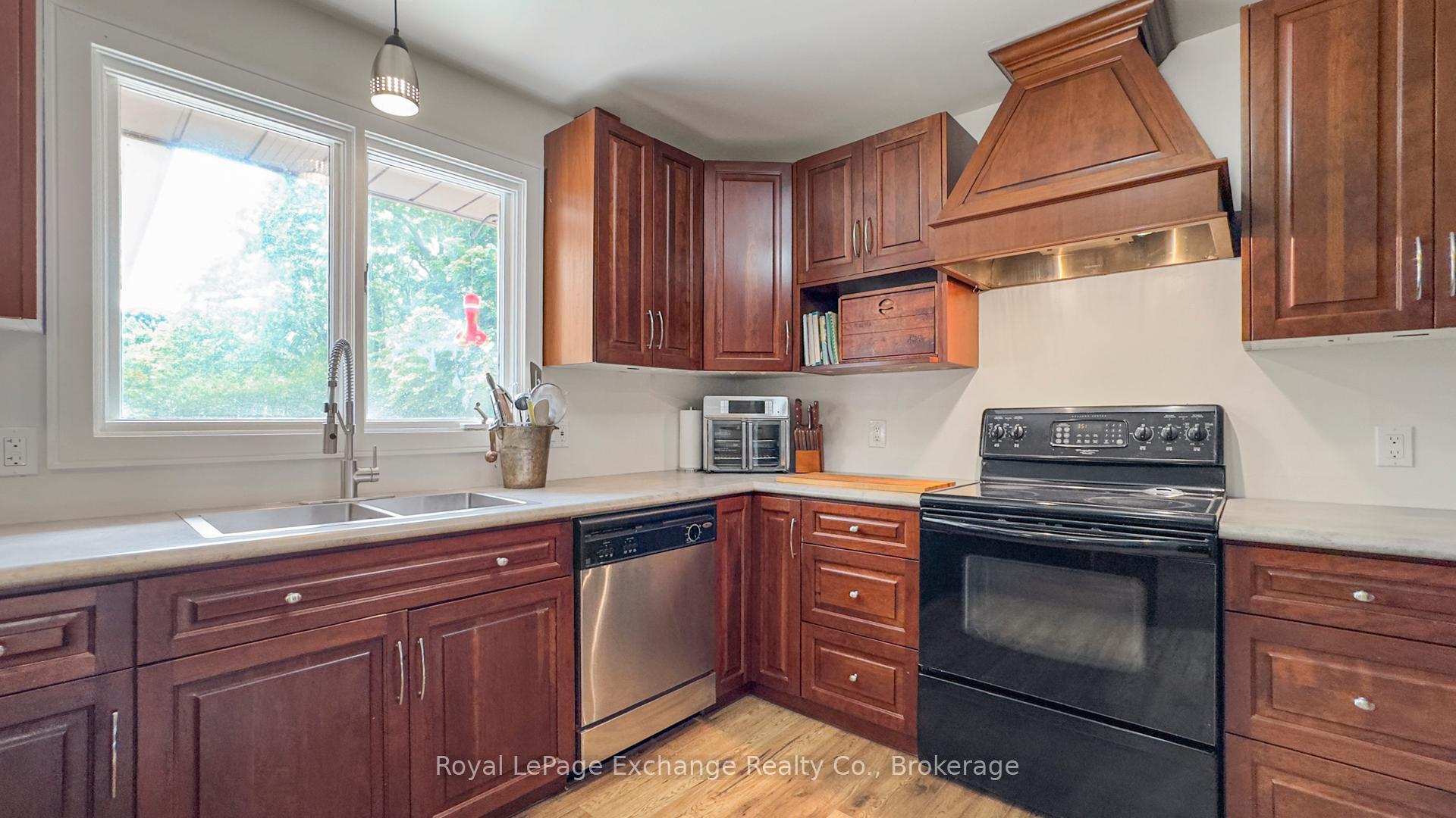 Photo 18 of 31 Main Street S, Bluewater, Bayfield — HOMEH