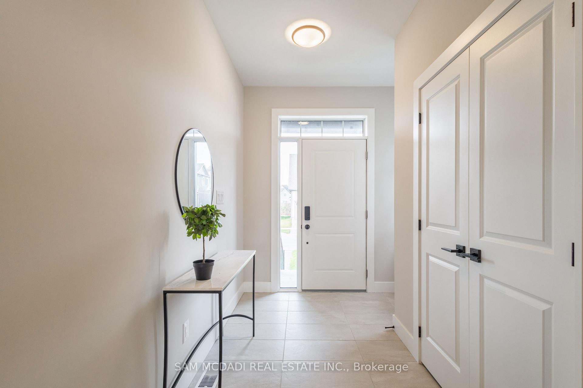 Photo 2 of 121 Black Willow Crescent, Blue Mountains — HOMEH