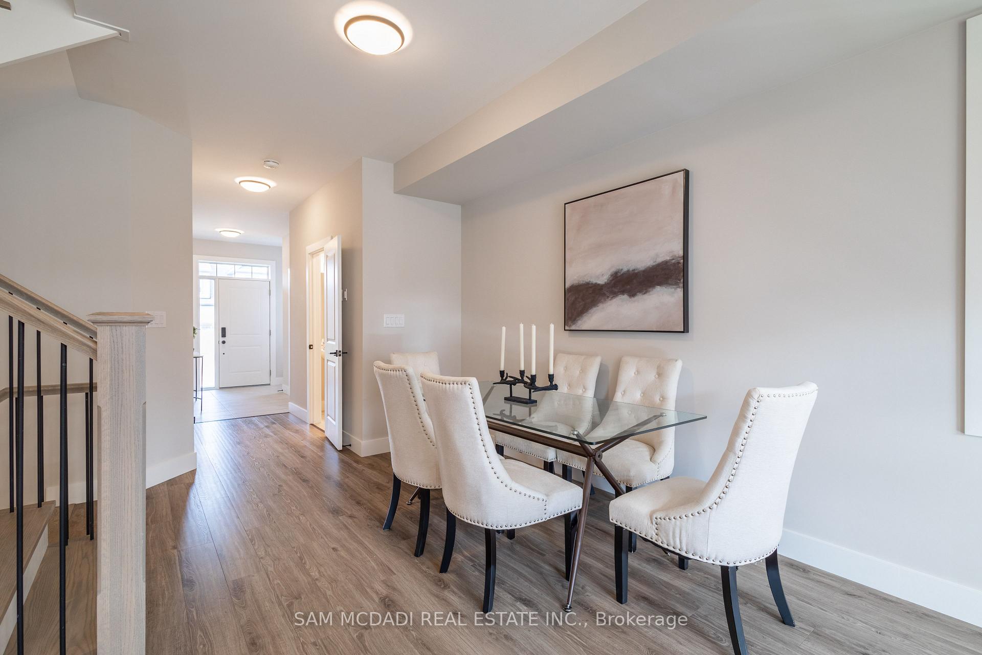 Photo 5 of 121 Black Willow Crescent, Blue Mountains — HOMEH