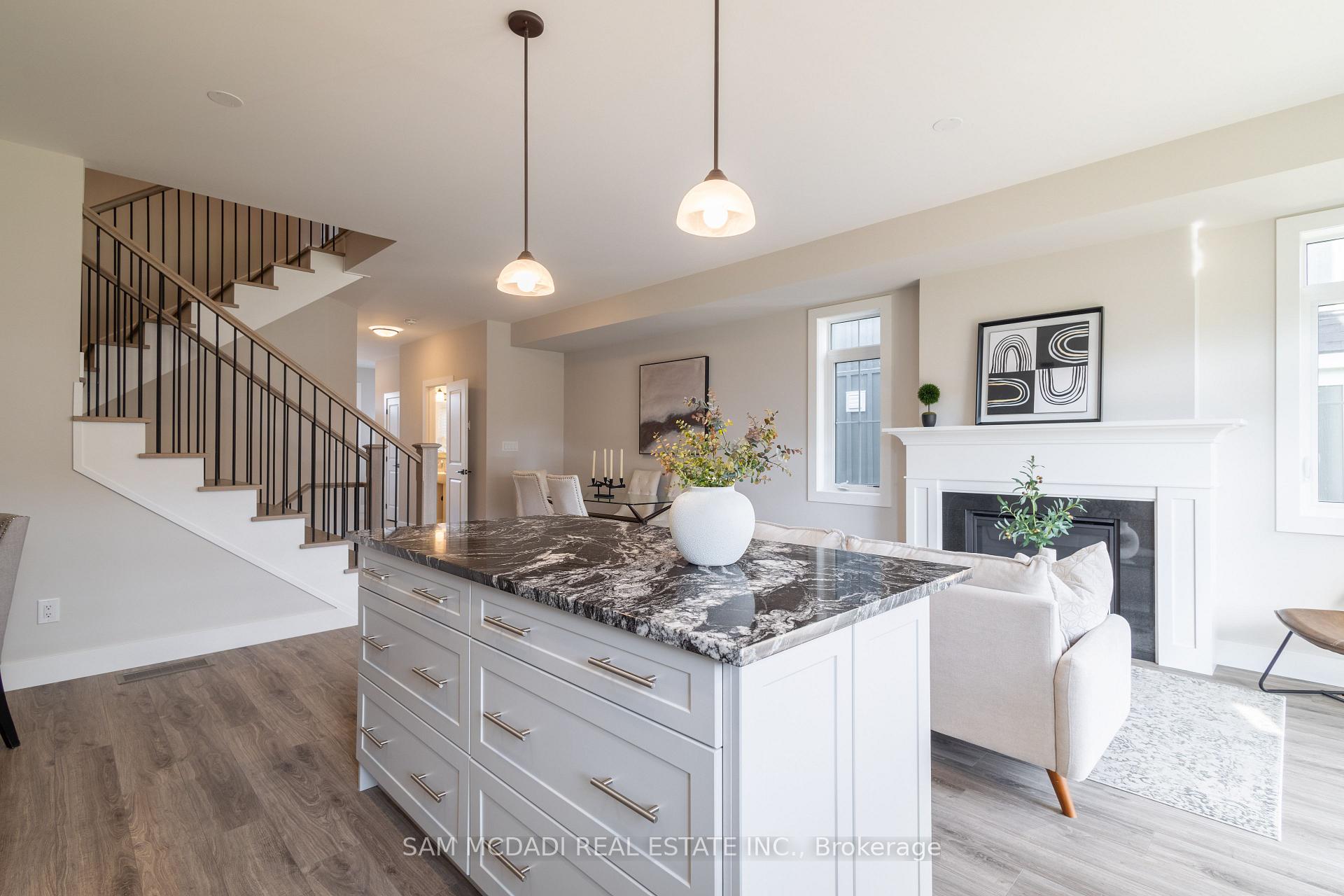 Photo 11 of 121 Black Willow Crescent, Blue Mountains — HOMEH