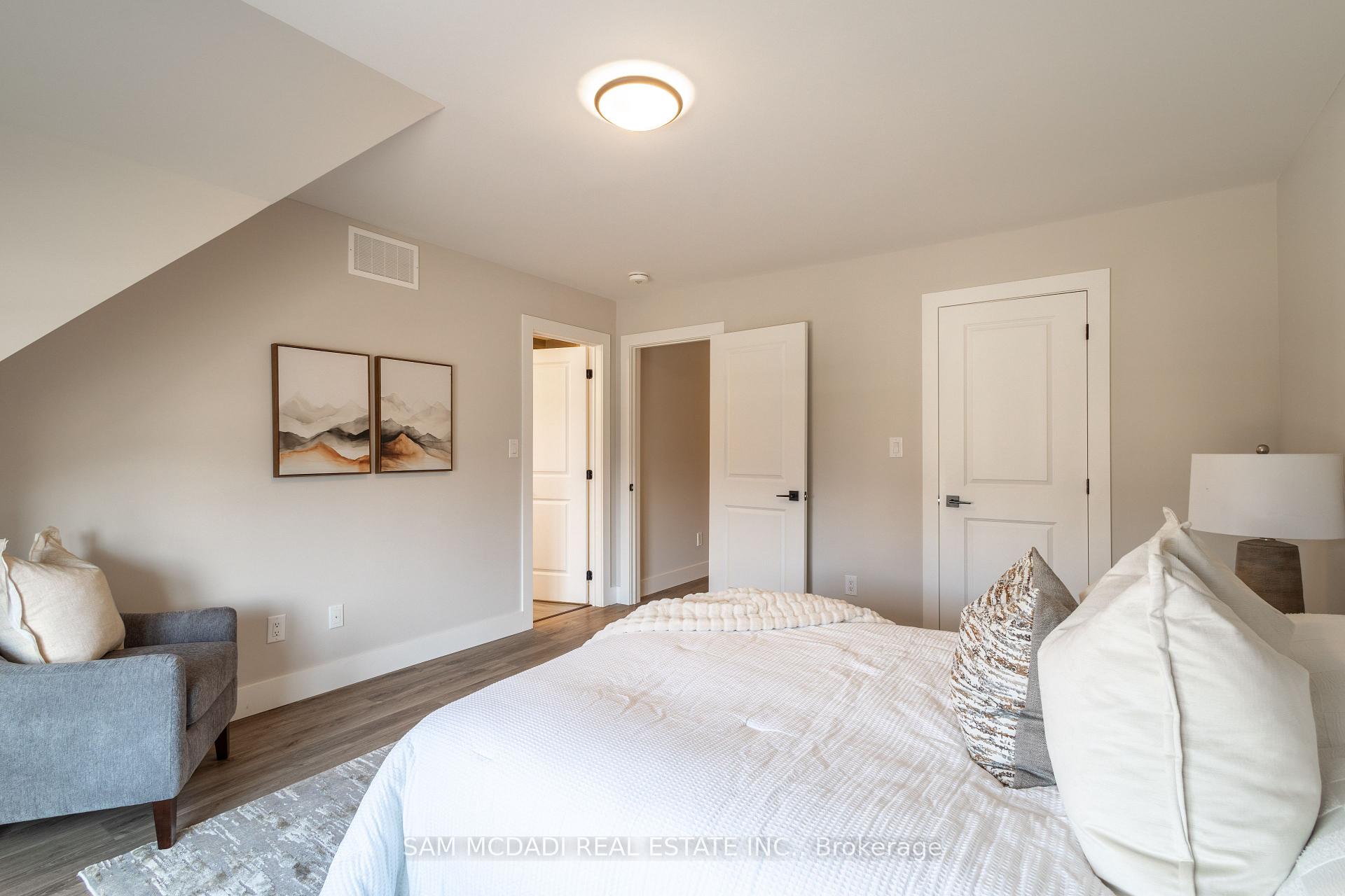 Photo 15 of 121 Black Willow Crescent, Blue Mountains — HOMEH