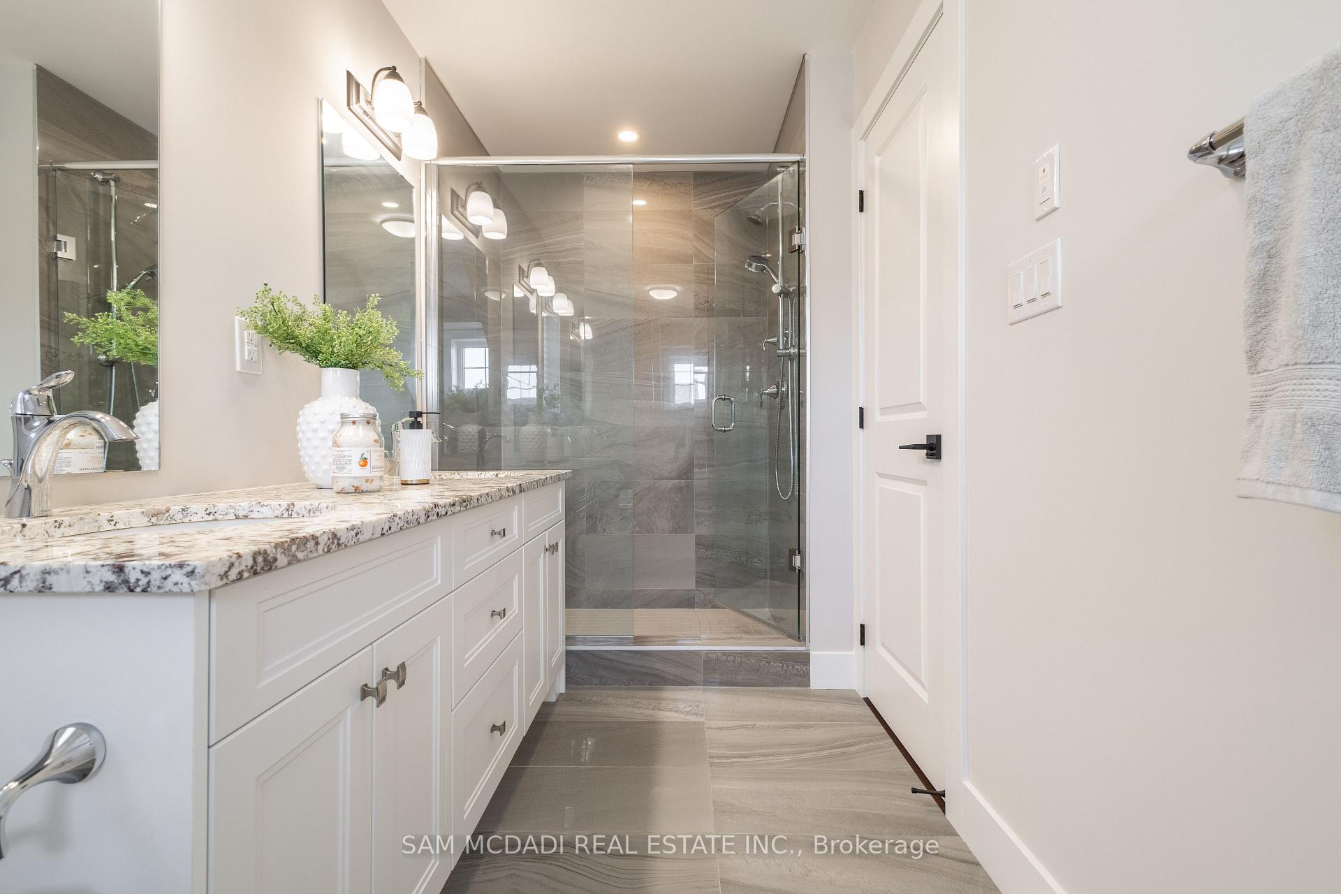 Photo 19 of 121 Black Willow Crescent, Blue Mountains — HOMEH