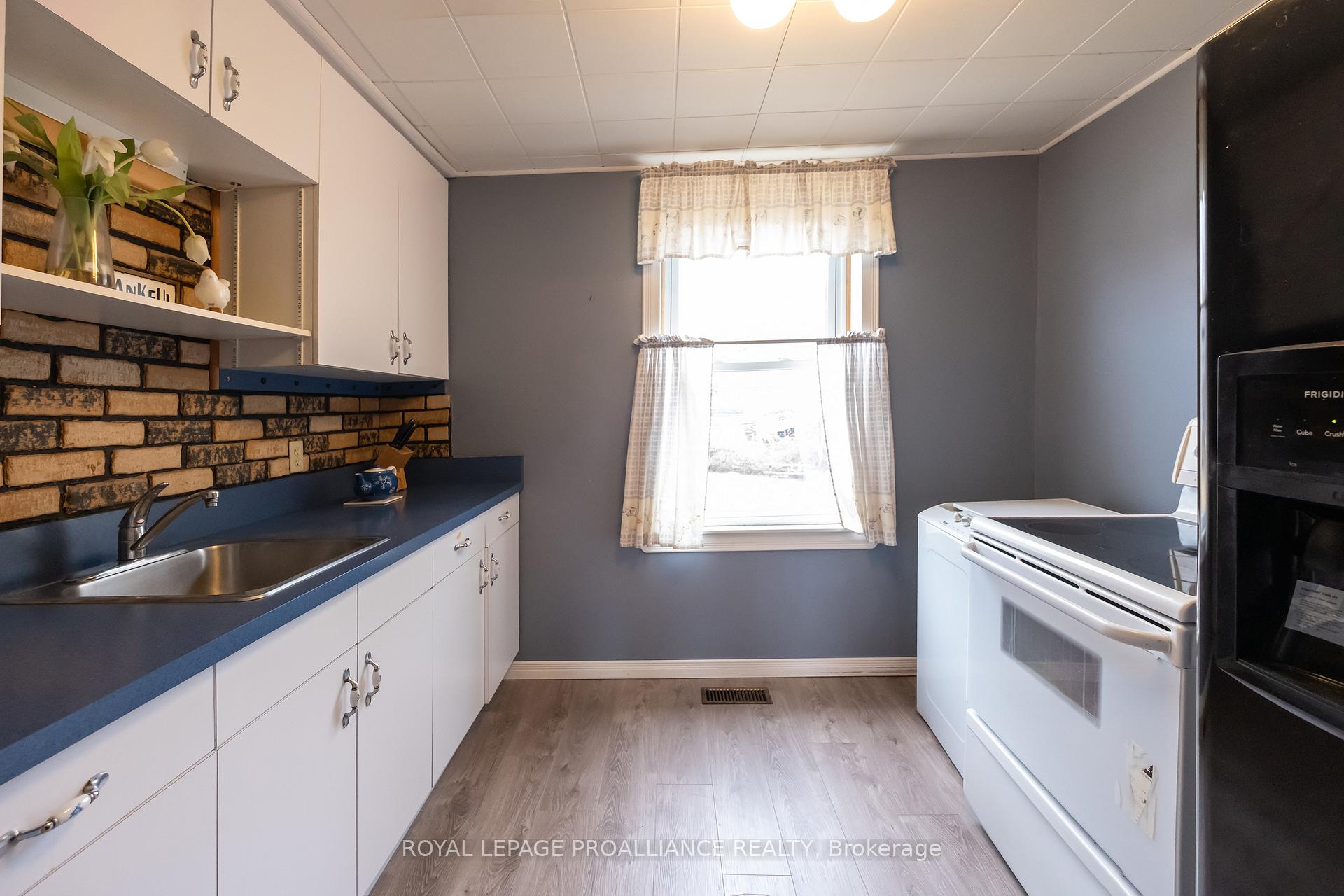 Photo 6 of 474 Front Street, Quinte West, Trenton Ward — HOMEH