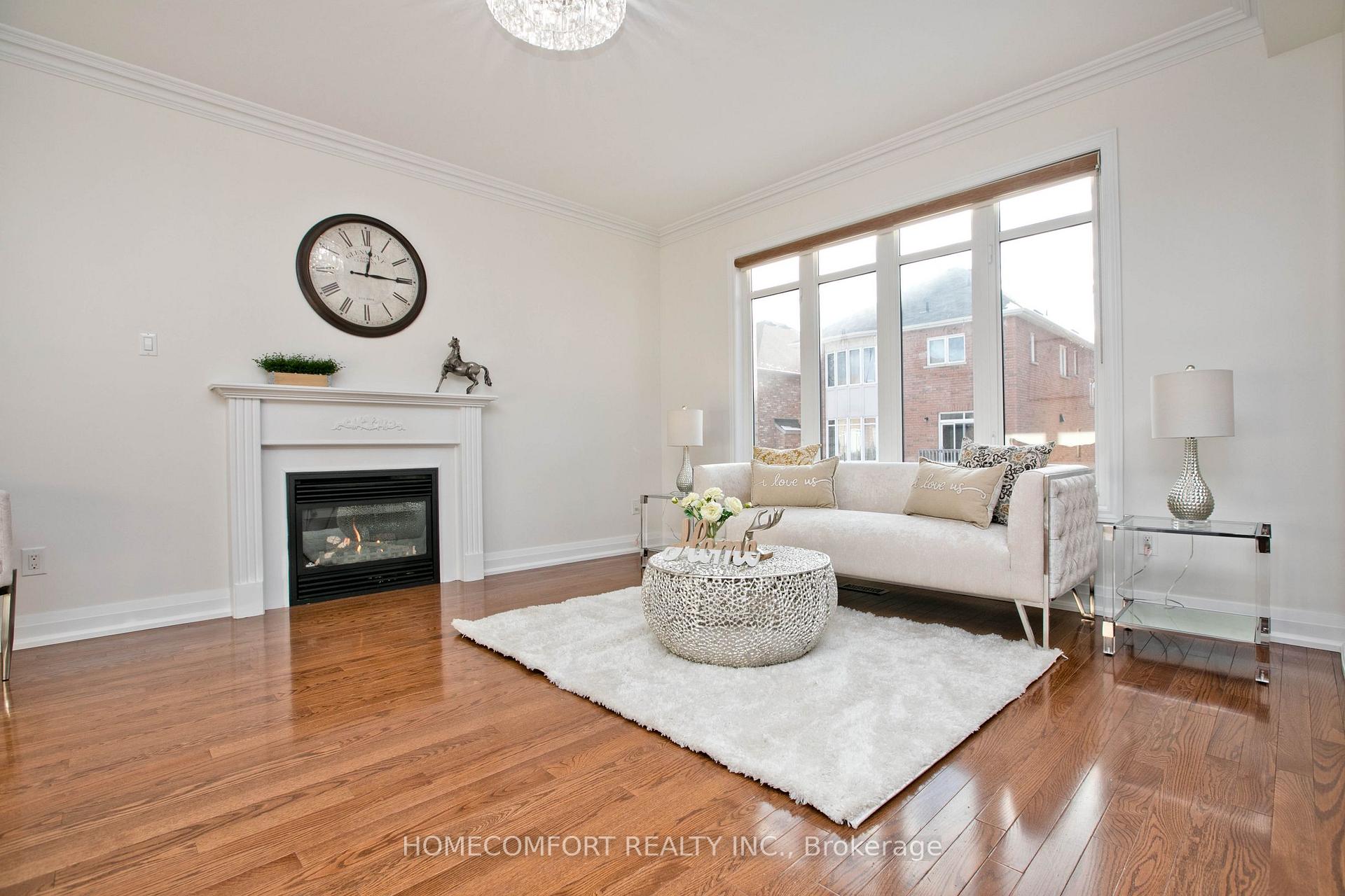 Photo 6 of Unit Upper, 34 Carat Crescent, Richmond Hill, Westbrook — HOMEH