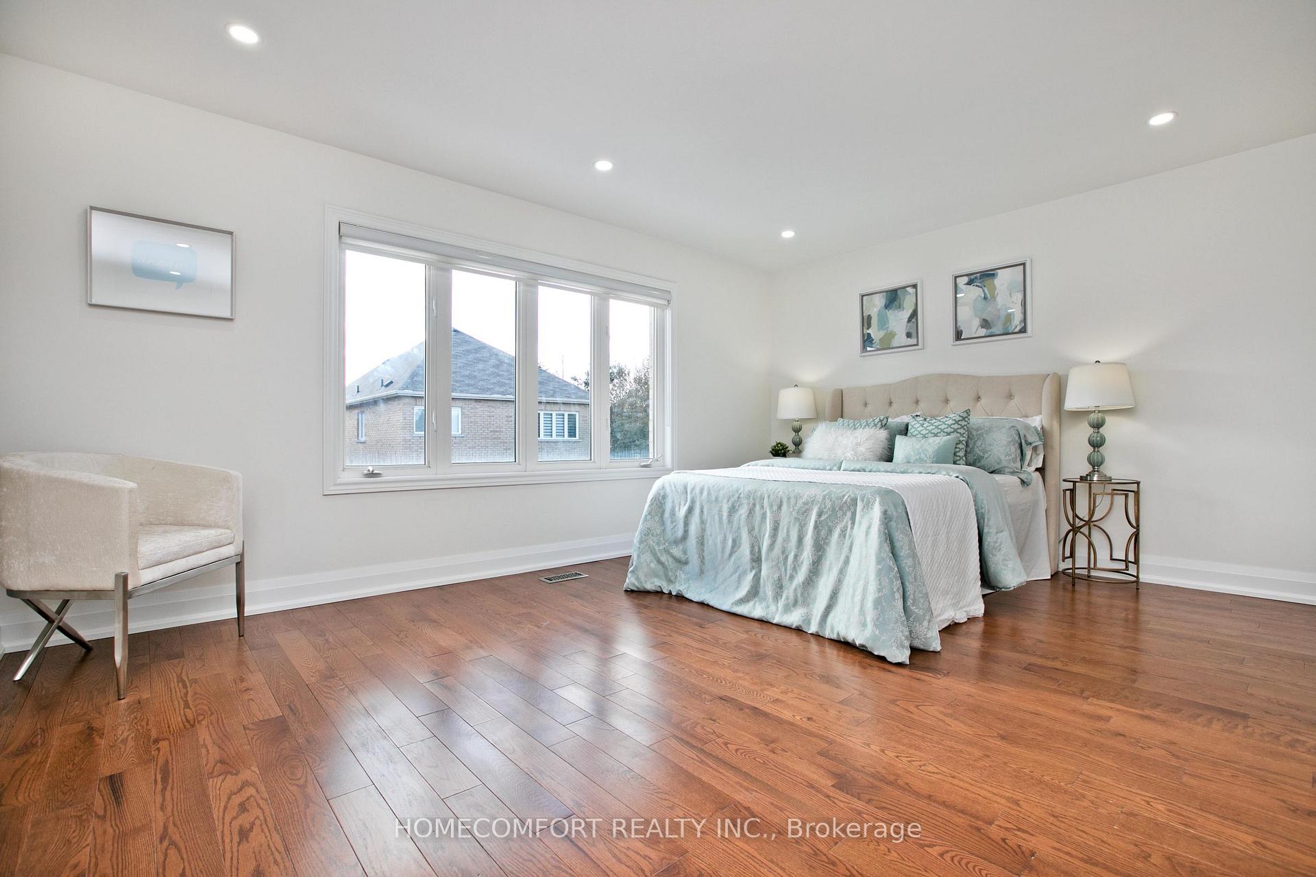Photo 15 of Unit Upper, 34 Carat Crescent, Richmond Hill, Westbrook — HOMEH