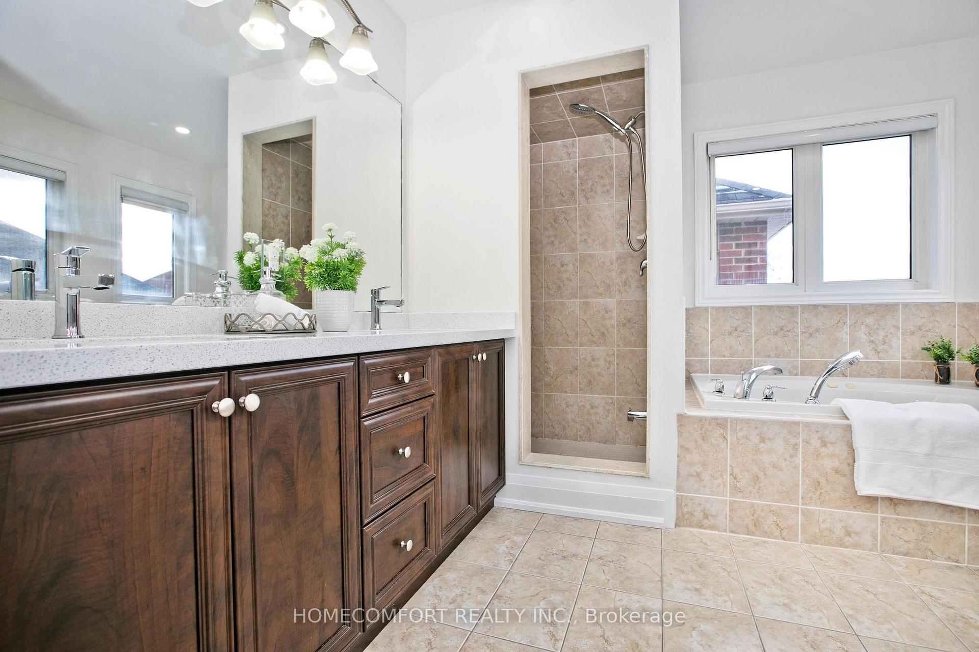 Photo 17 of Unit Upper, 34 Carat Crescent, Richmond Hill, Westbrook — HOMEH