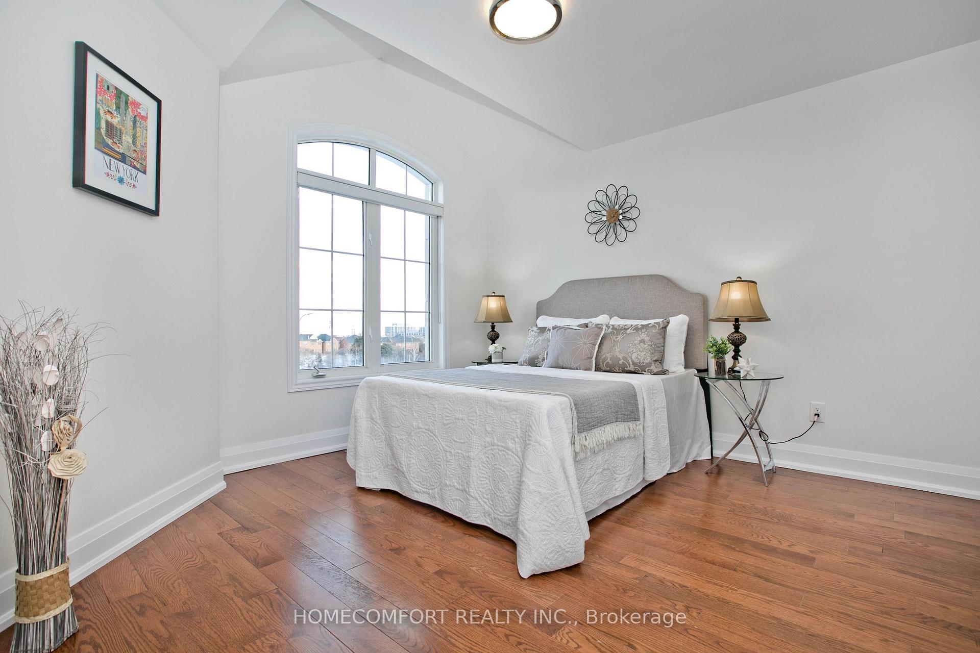Photo 20 of Unit Upper, 34 Carat Crescent, Richmond Hill, Westbrook — HOMEH