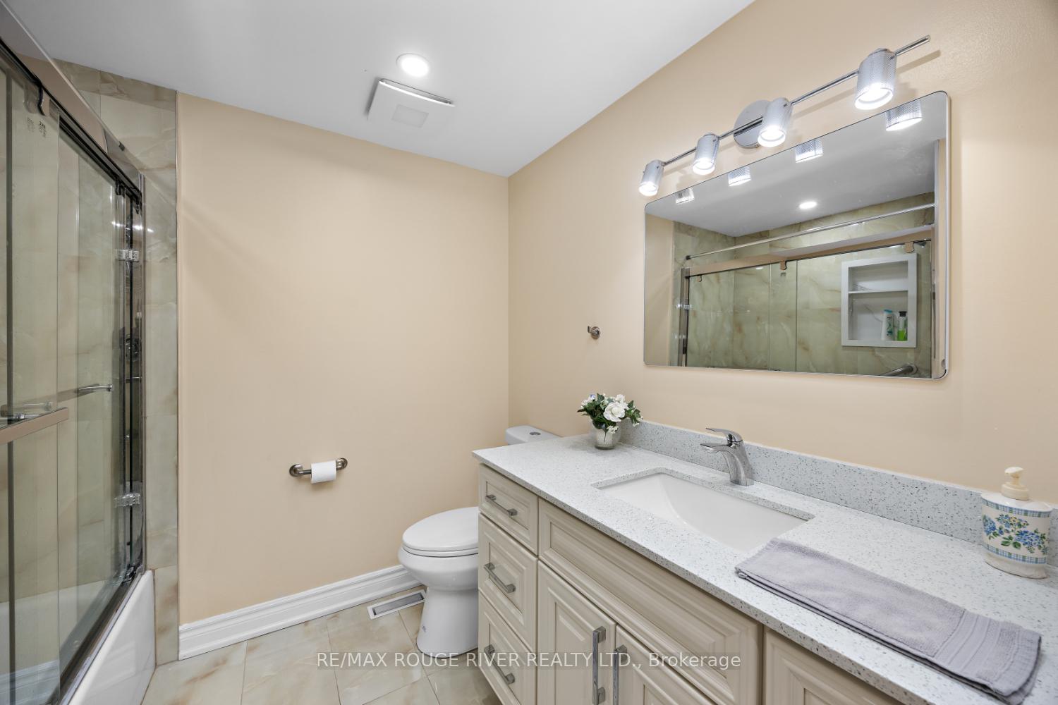 Photo 22 of 33 Hearne Crescent, Ajax, Central — HOMEH